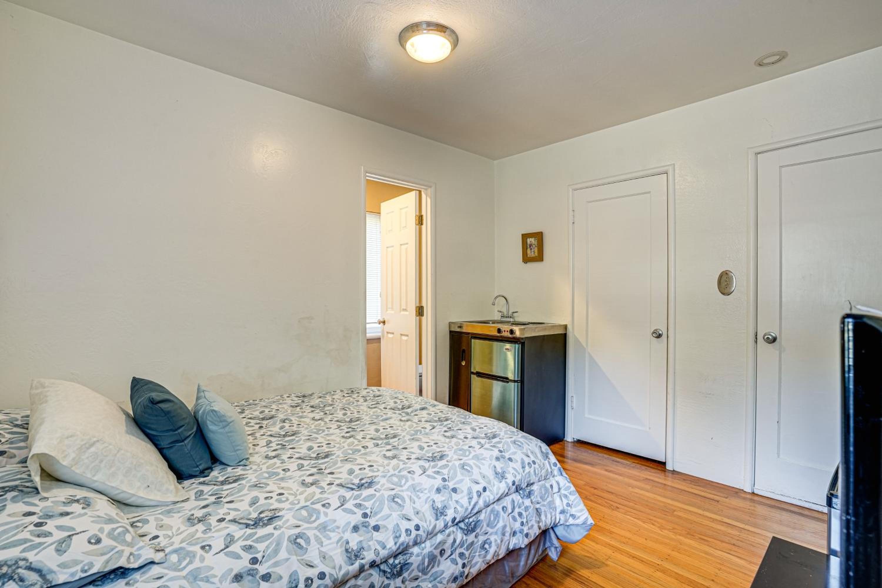 Serene Studio in SF Suburbs Quiet and Cat Friendly!