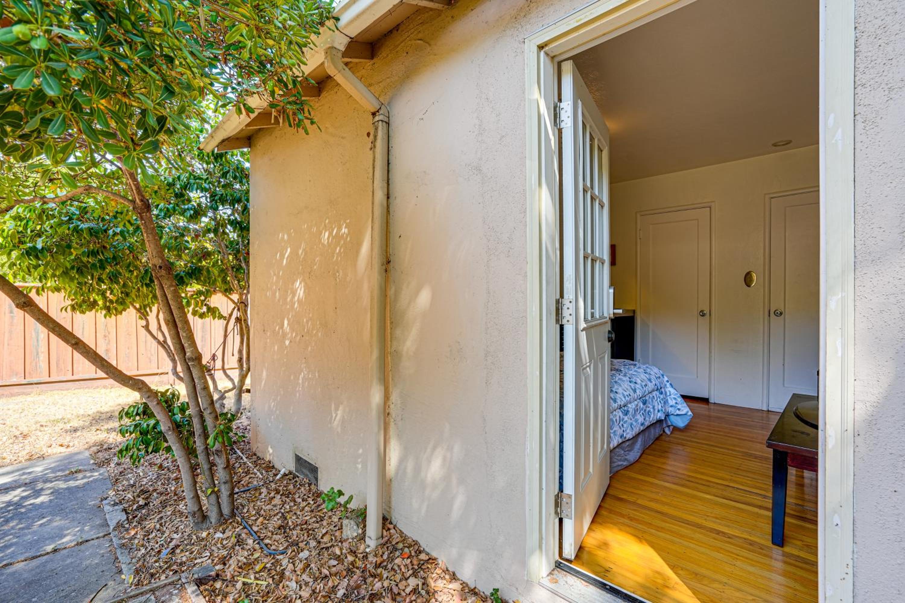 Serene Studio in SF Suburbs Quiet and Cat Friendly!