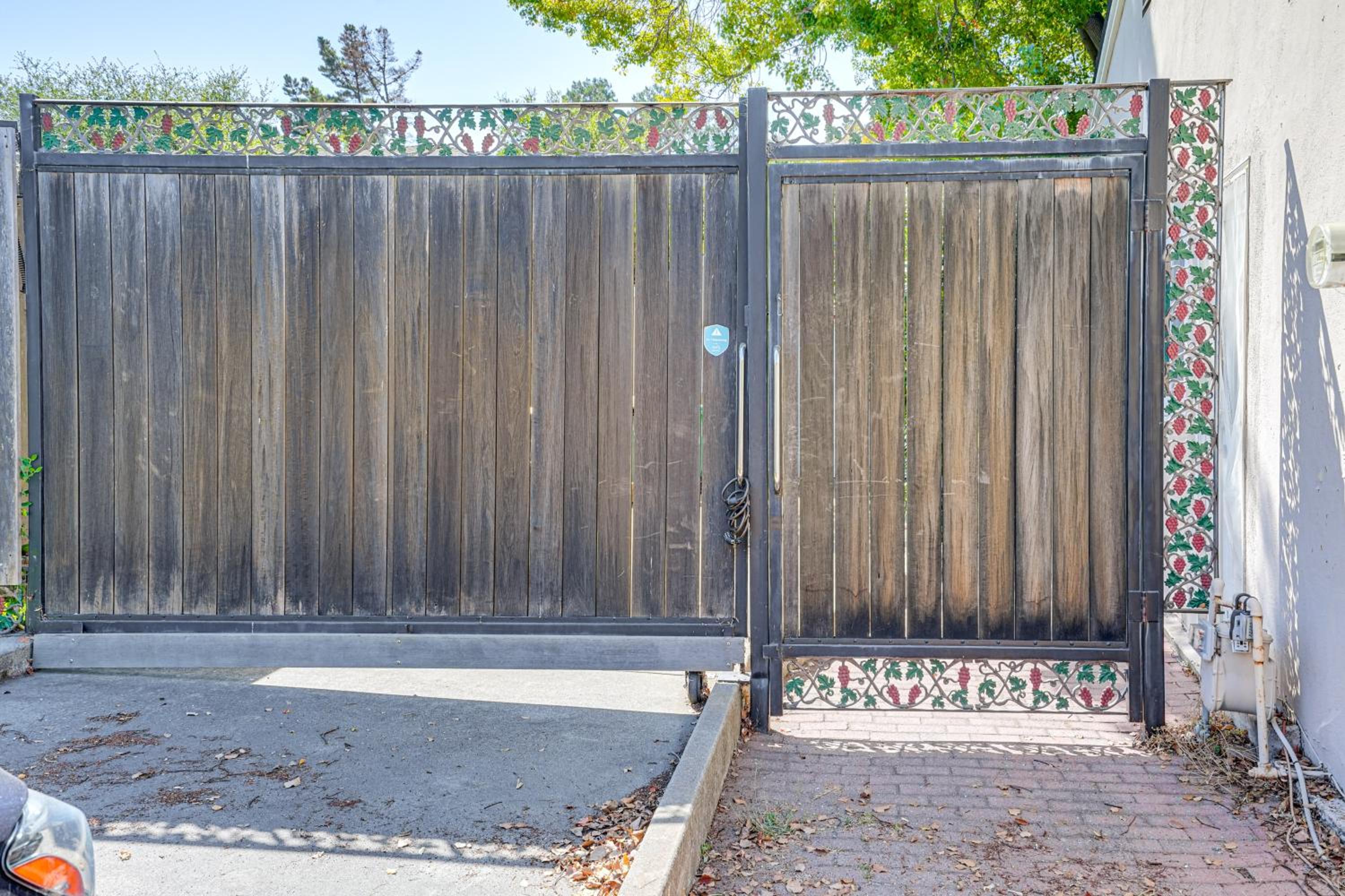 Serene Studio in SF Suburbs Quiet and Cat Friendly!