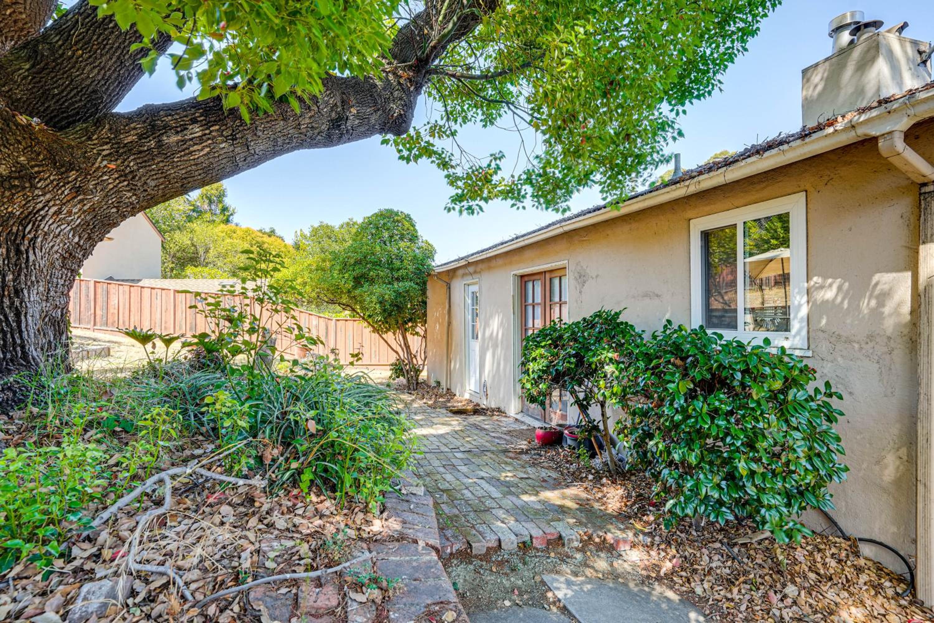 Serene Studio in SF Suburbs Quiet and Cat Friendly!