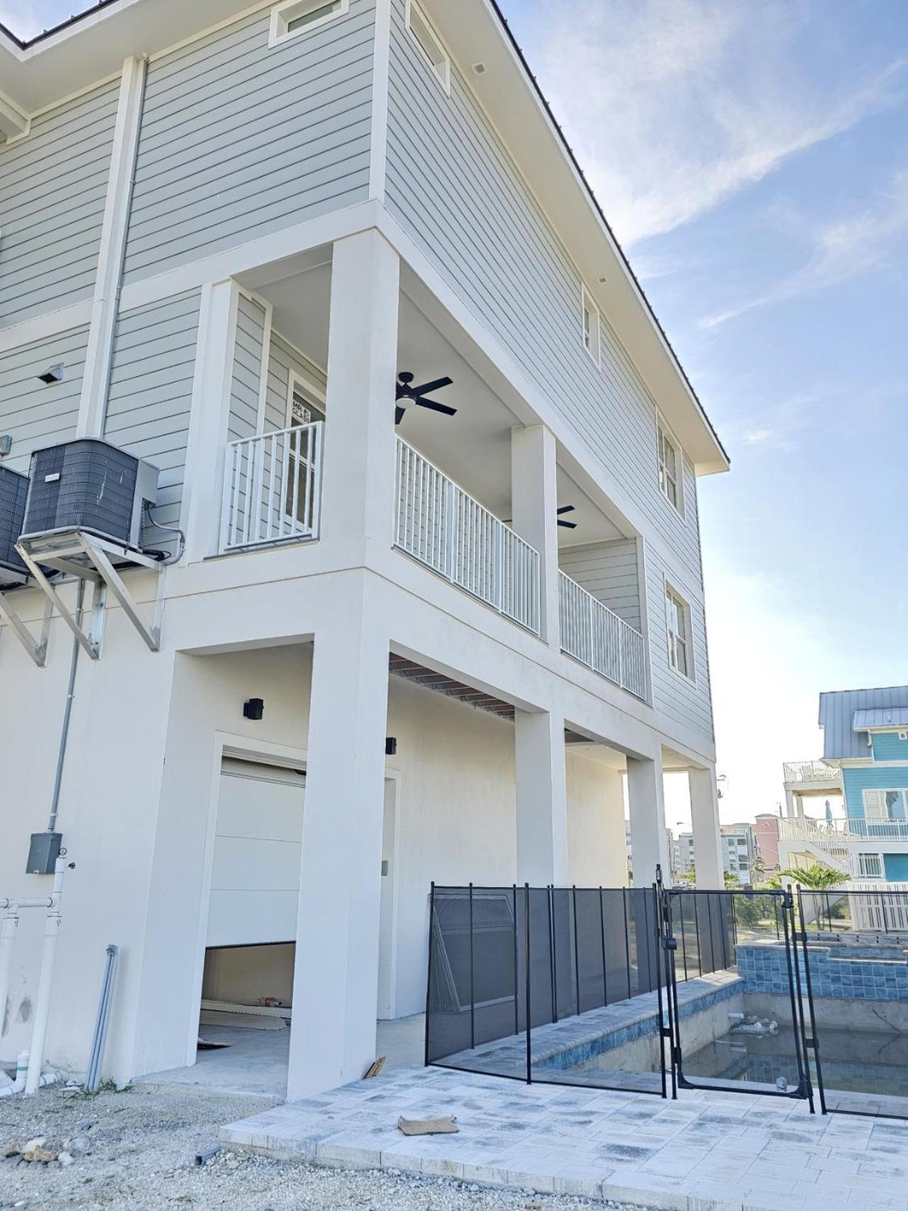 Luxury 5BR- 4BA Coastal Retreat - Stunning Ocean Views and Walk to Times Square
