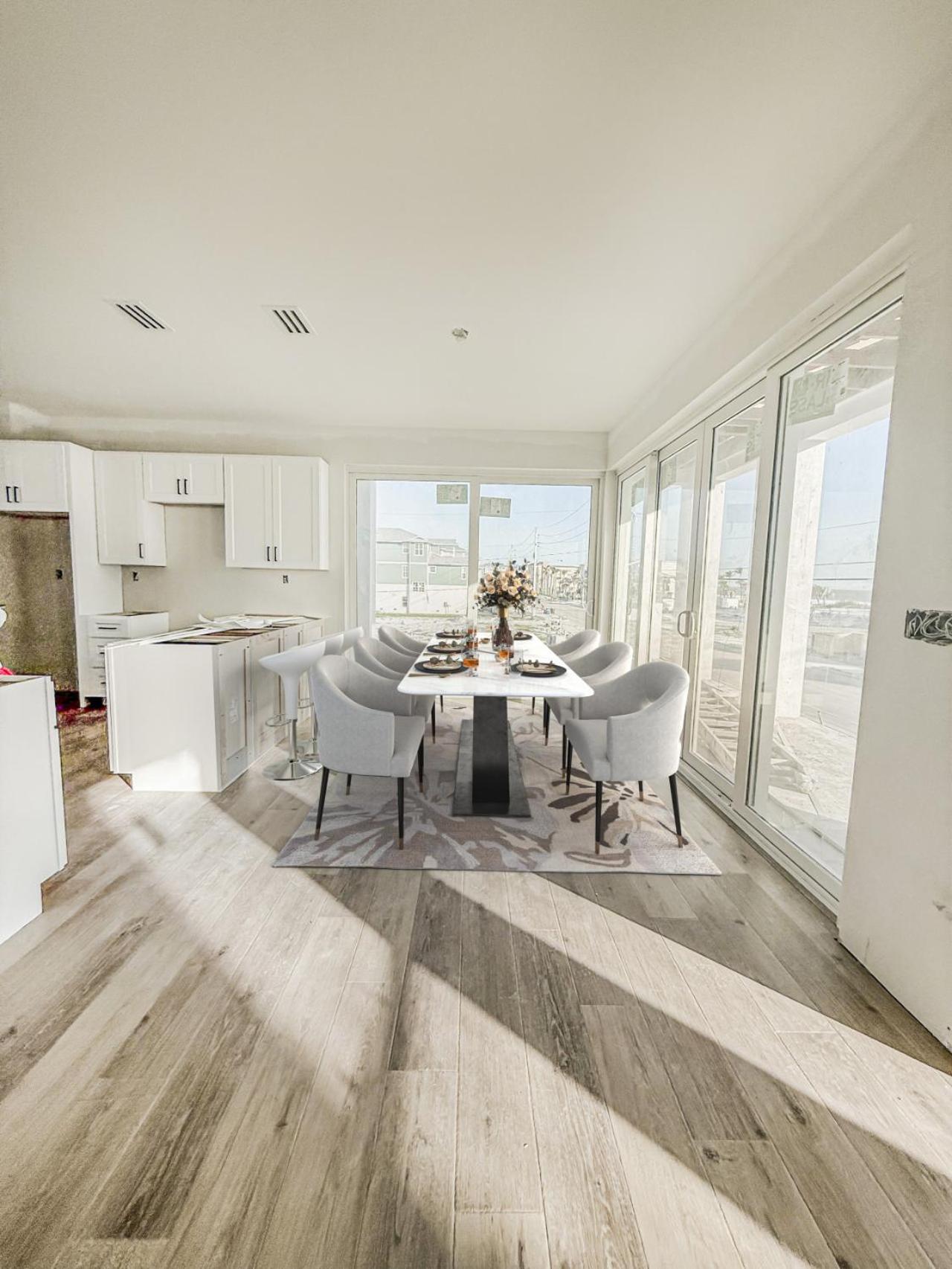 Luxury 5BR- 4BA Coastal Retreat - Stunning Ocean Views and Walk to Times Square