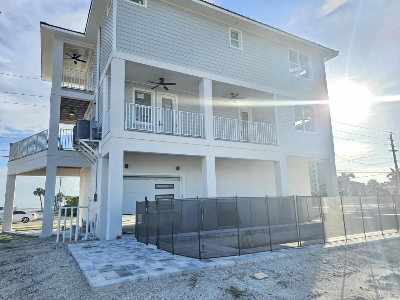 Luxury 5BR- 4BA Coastal Retreat - Stunning Ocean Views and Walk to Times Square