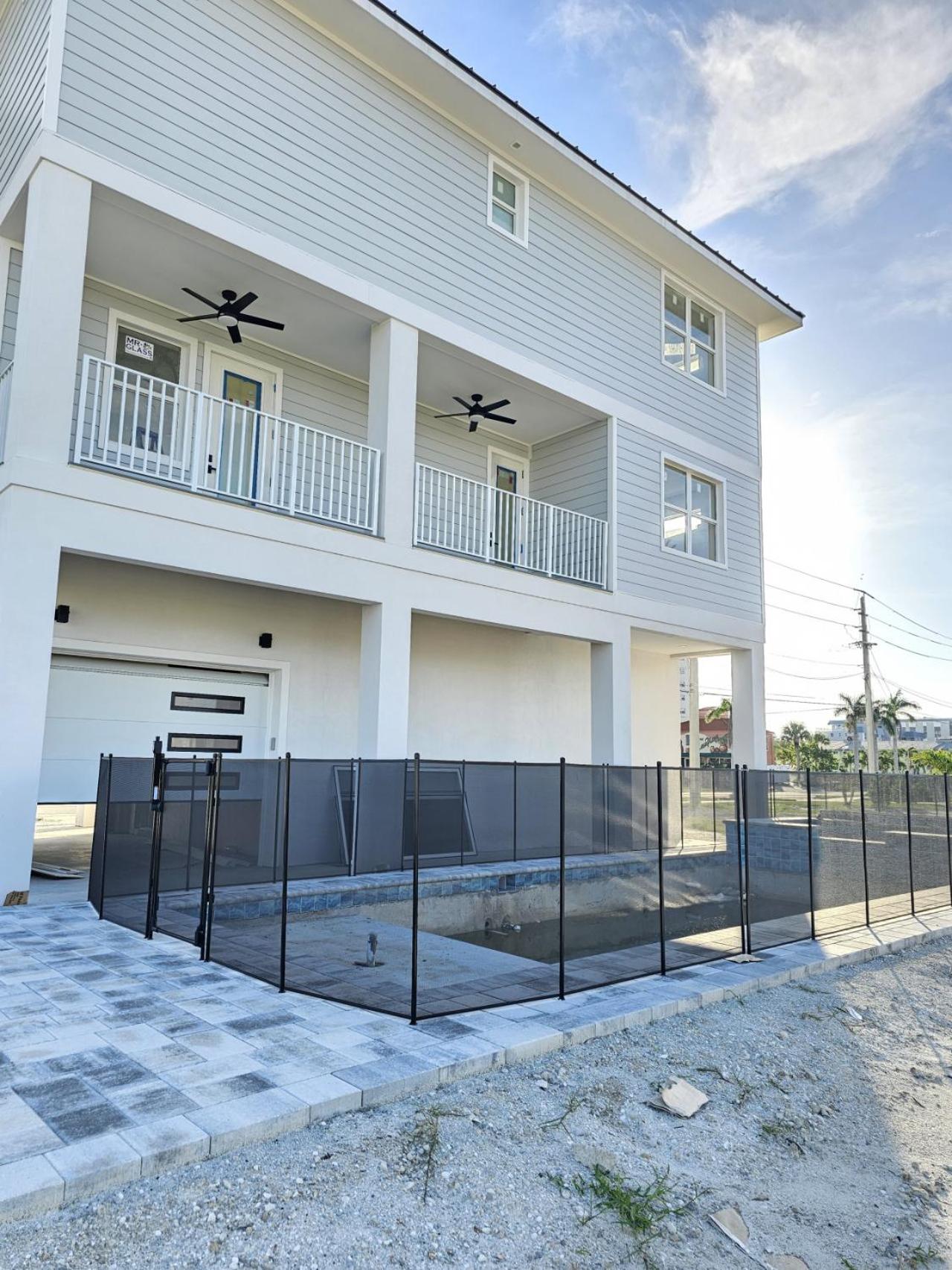 Luxury 5BR- 4BA Coastal Retreat - Stunning Ocean Views and Walk to Times Square