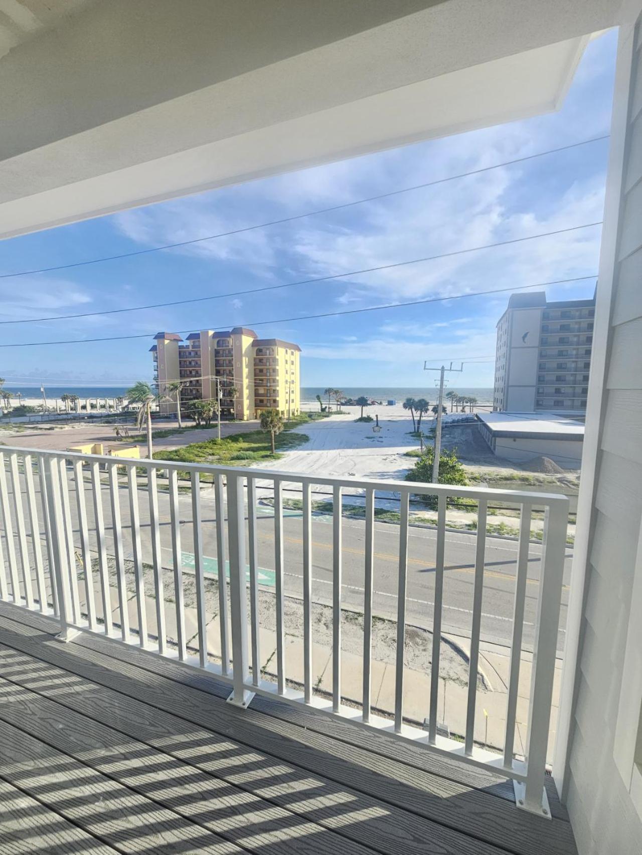 Luxury 5BR- 4BA Coastal Retreat - Stunning Ocean Views and Walk to Times Square