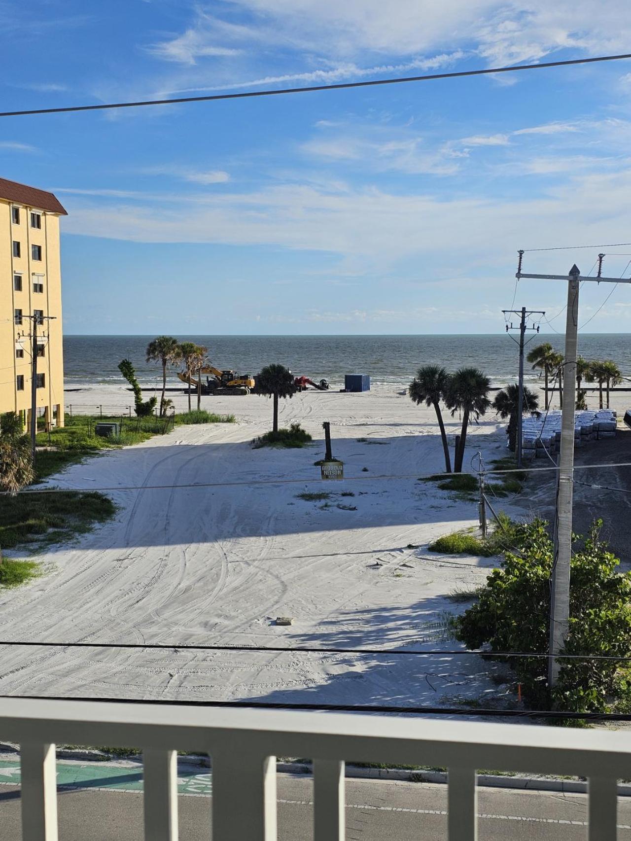 Luxury 5BR- 4BA Coastal Retreat - Stunning Ocean Views and Walk to Times Square