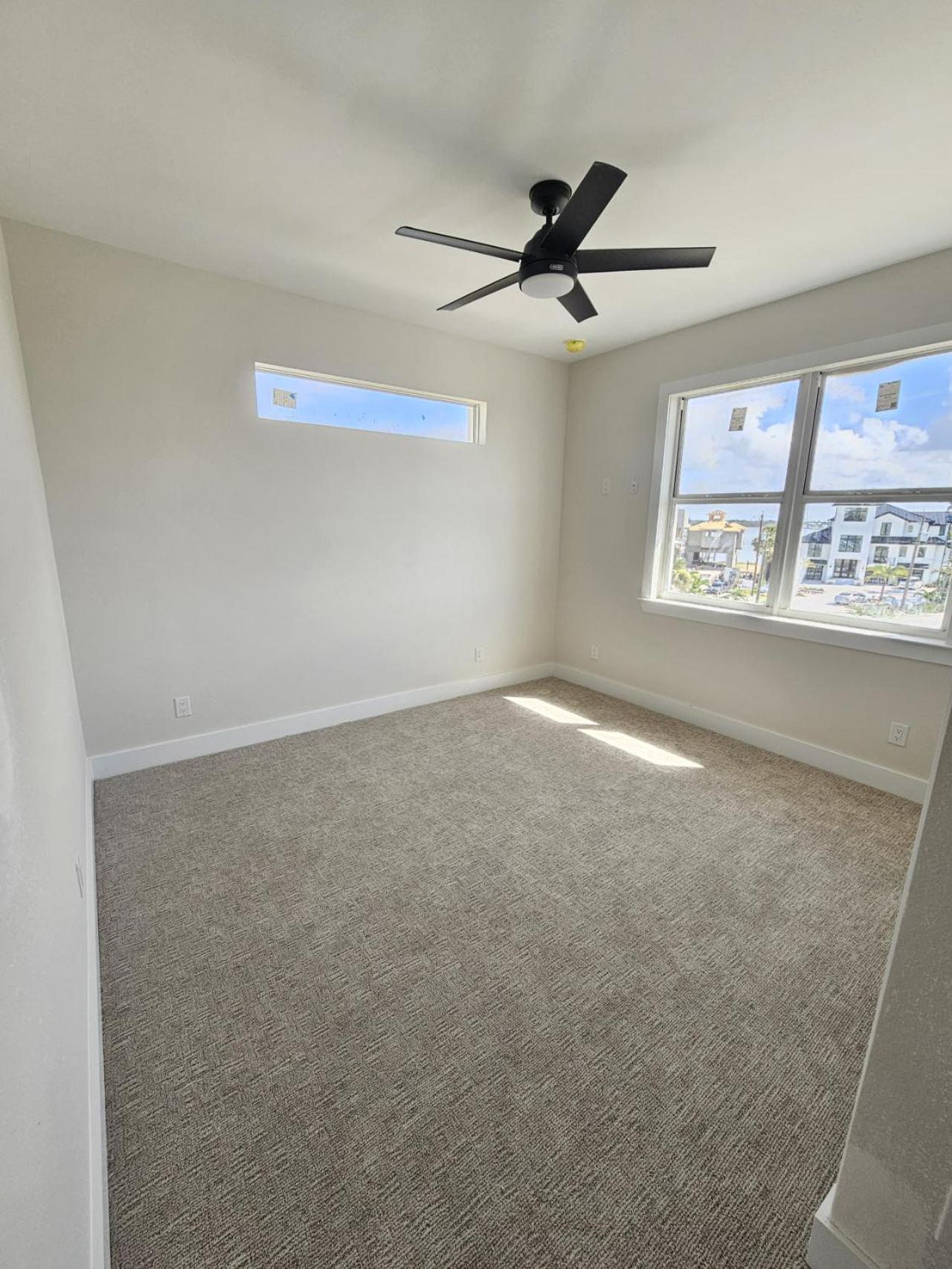 Luxury 5BR- 4BA Coastal Retreat - Stunning Ocean Views and Walk to Times Square