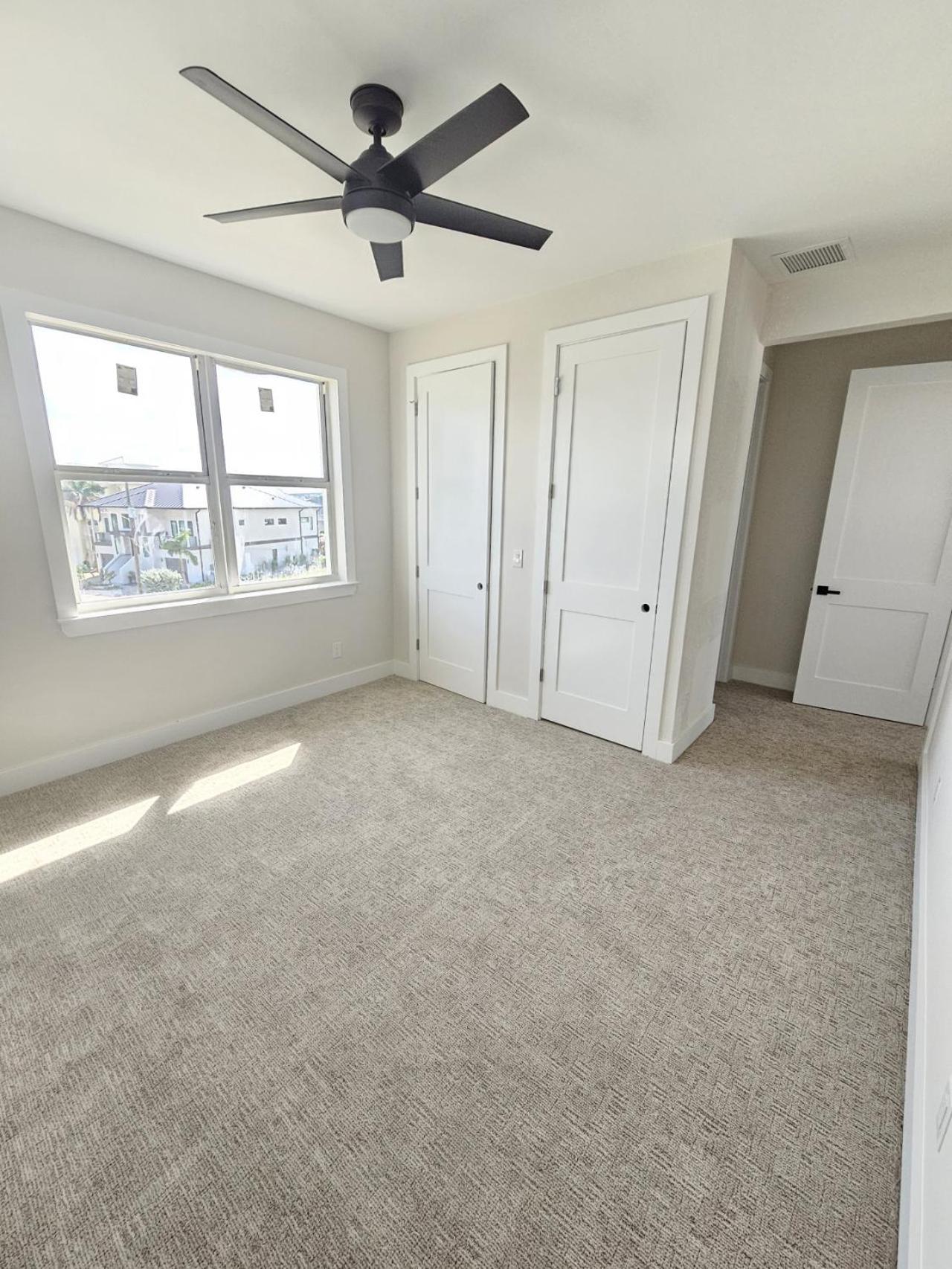 Luxury 5BR- 4BA Coastal Retreat - Stunning Ocean Views and Walk to Times Square