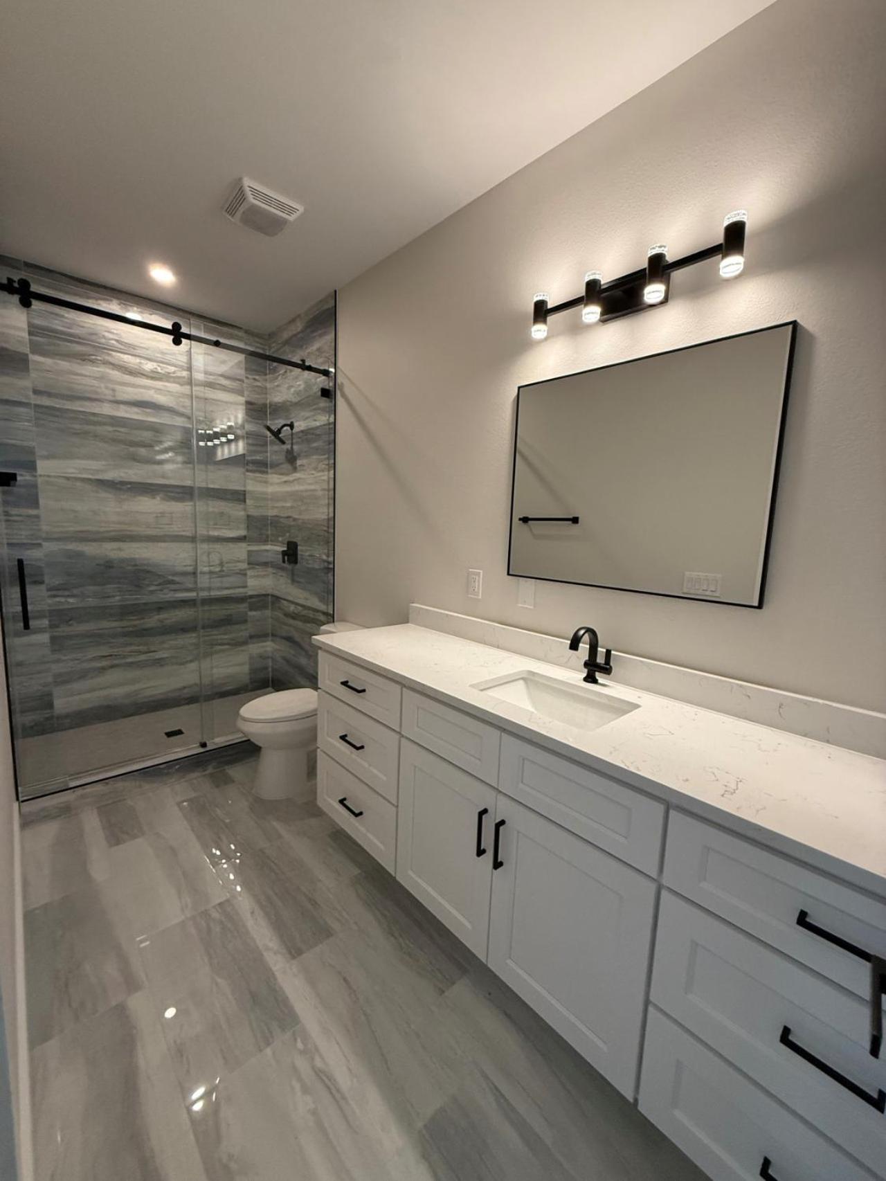 Luxury 5BR- 4BA Coastal Retreat - Stunning Ocean Views and Walk to Times Square