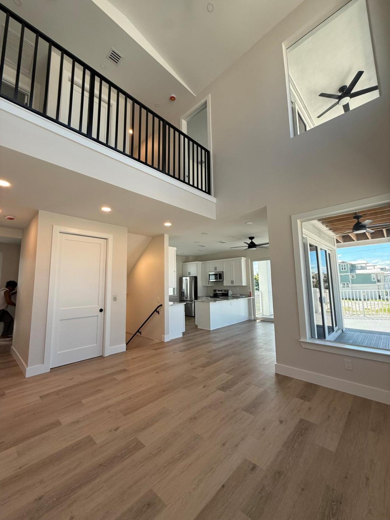 Luxury 5BR- 4BA Coastal Retreat - Stunning Ocean Views and Walk to Times Square