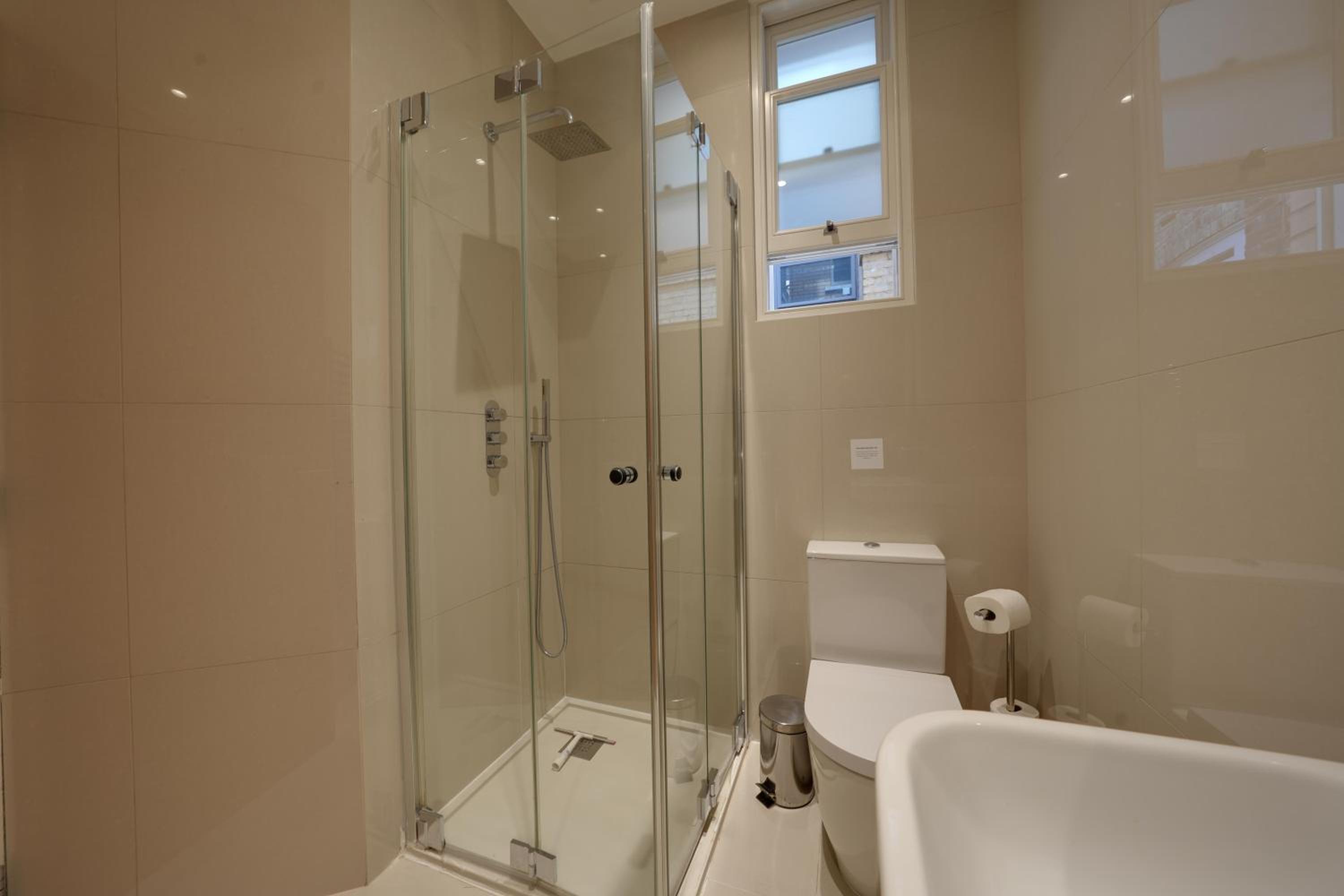 Fitzrovia Apartments 3BR Sleeps 18 Oxford