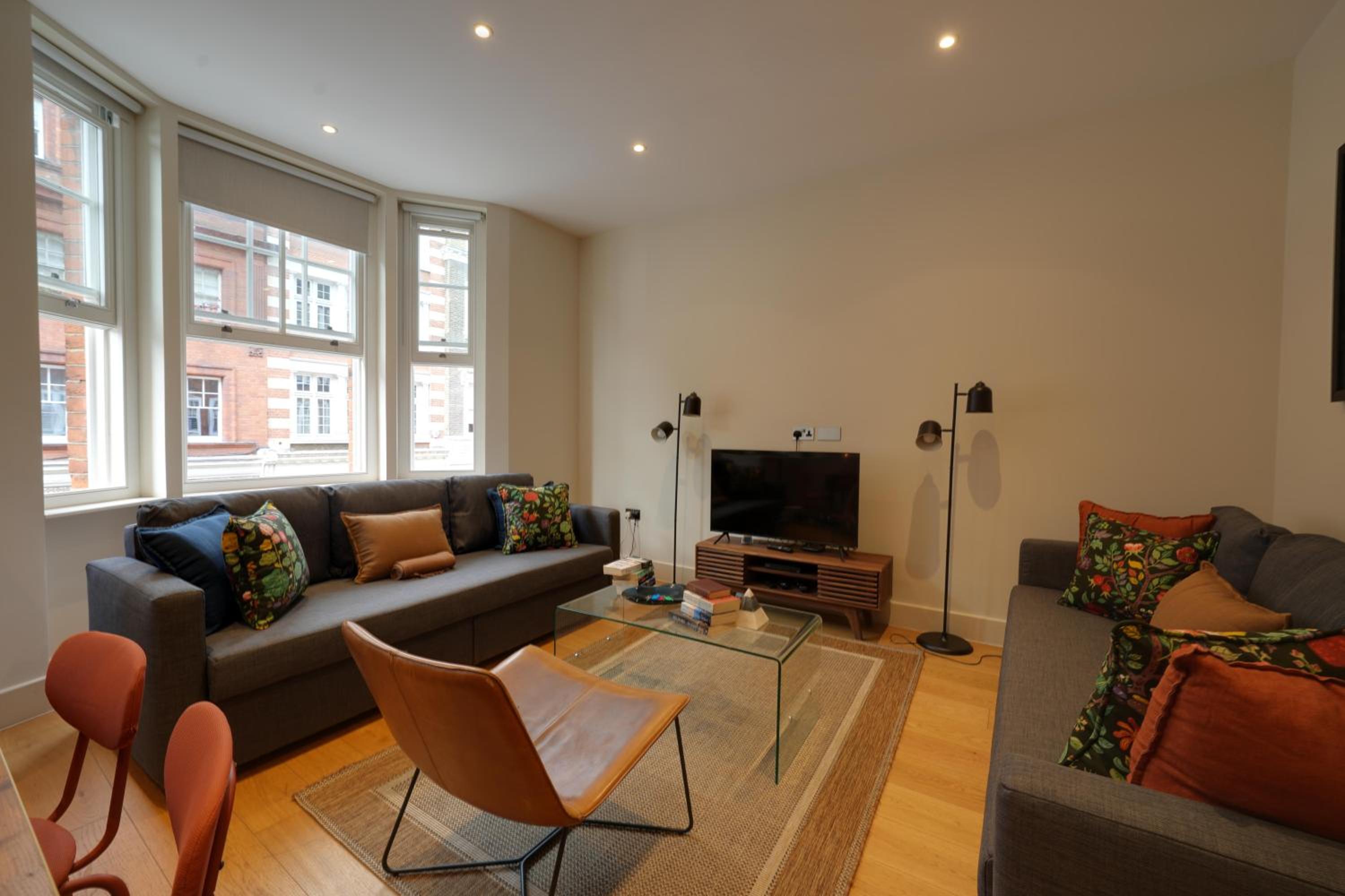 Fitzrovia Apartments 3BR Sleeps 18 Oxford