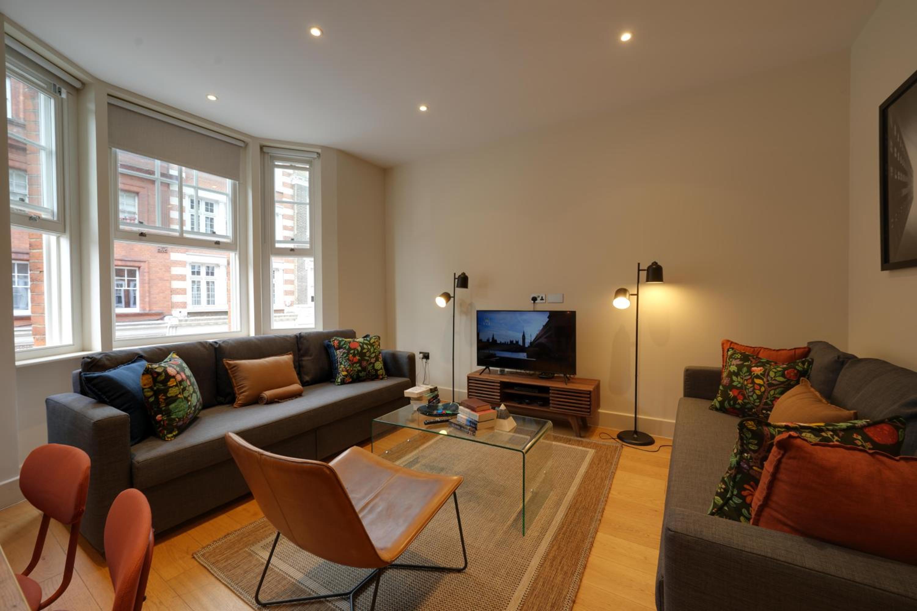 Fitzrovia Apartments 3BR Sleeps 18 Oxford
