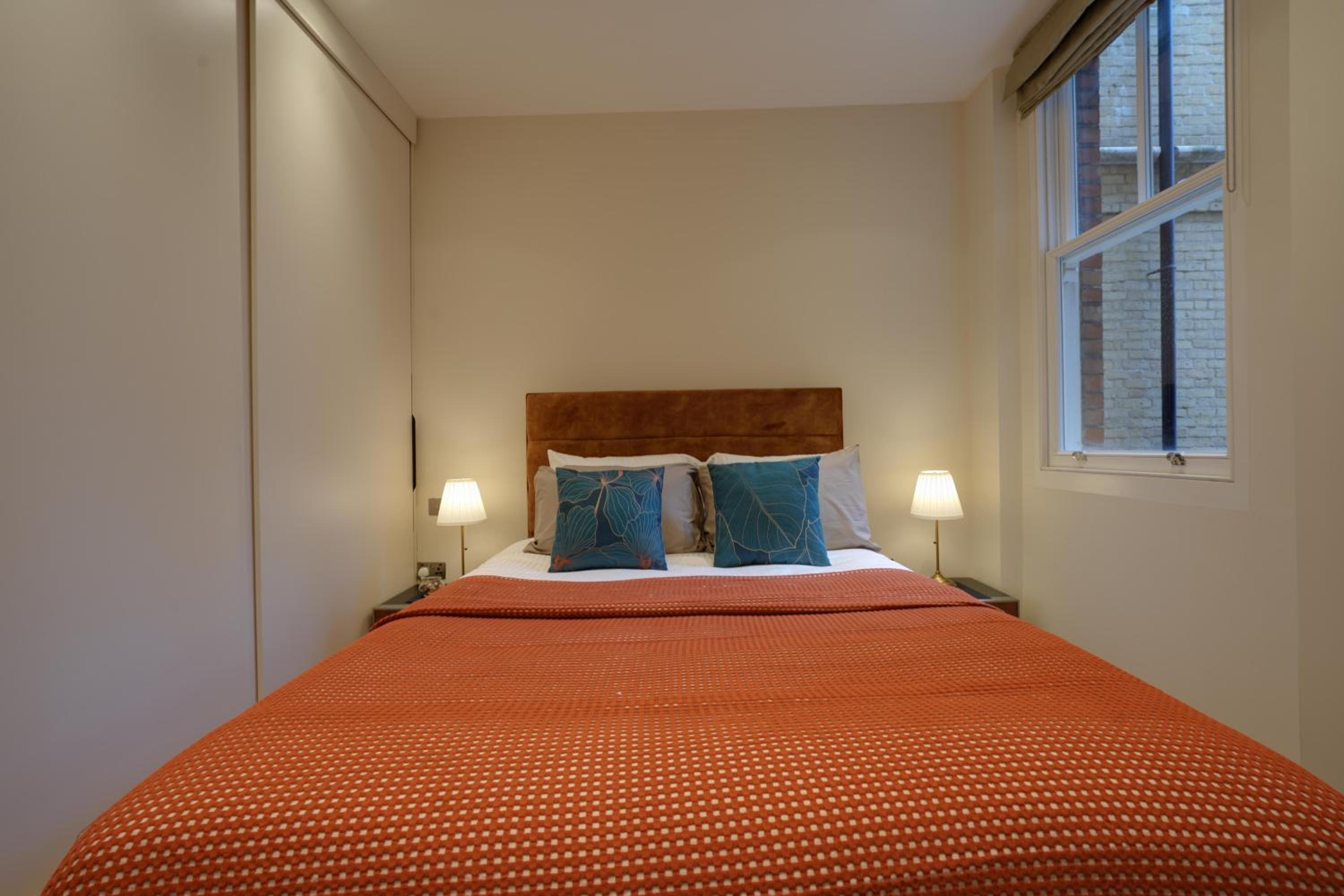 Fitzrovia Apartments 3BR Sleeps 18 Oxford