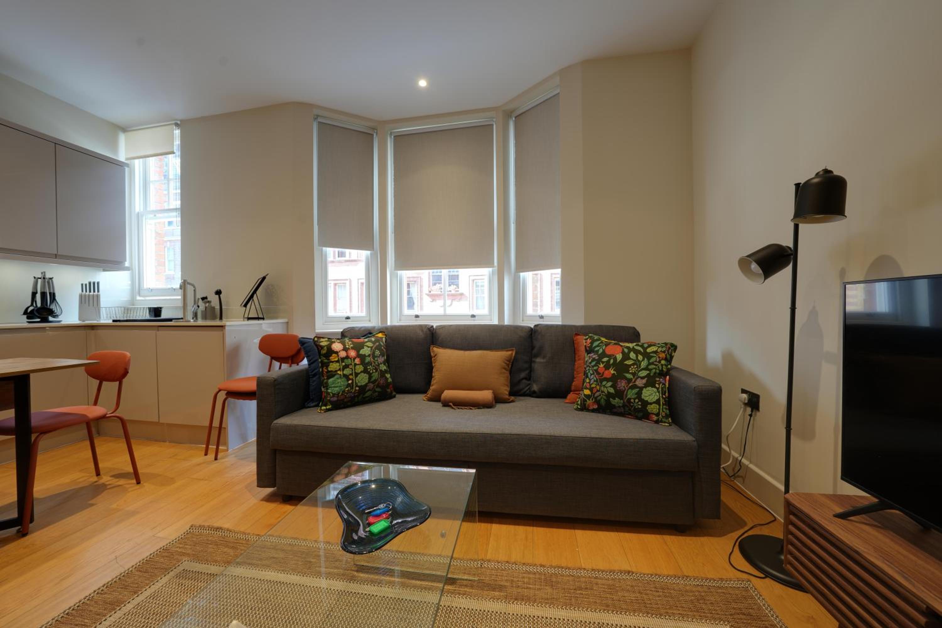 Fitzrovia Apartments 3BR Sleeps 18 Oxford