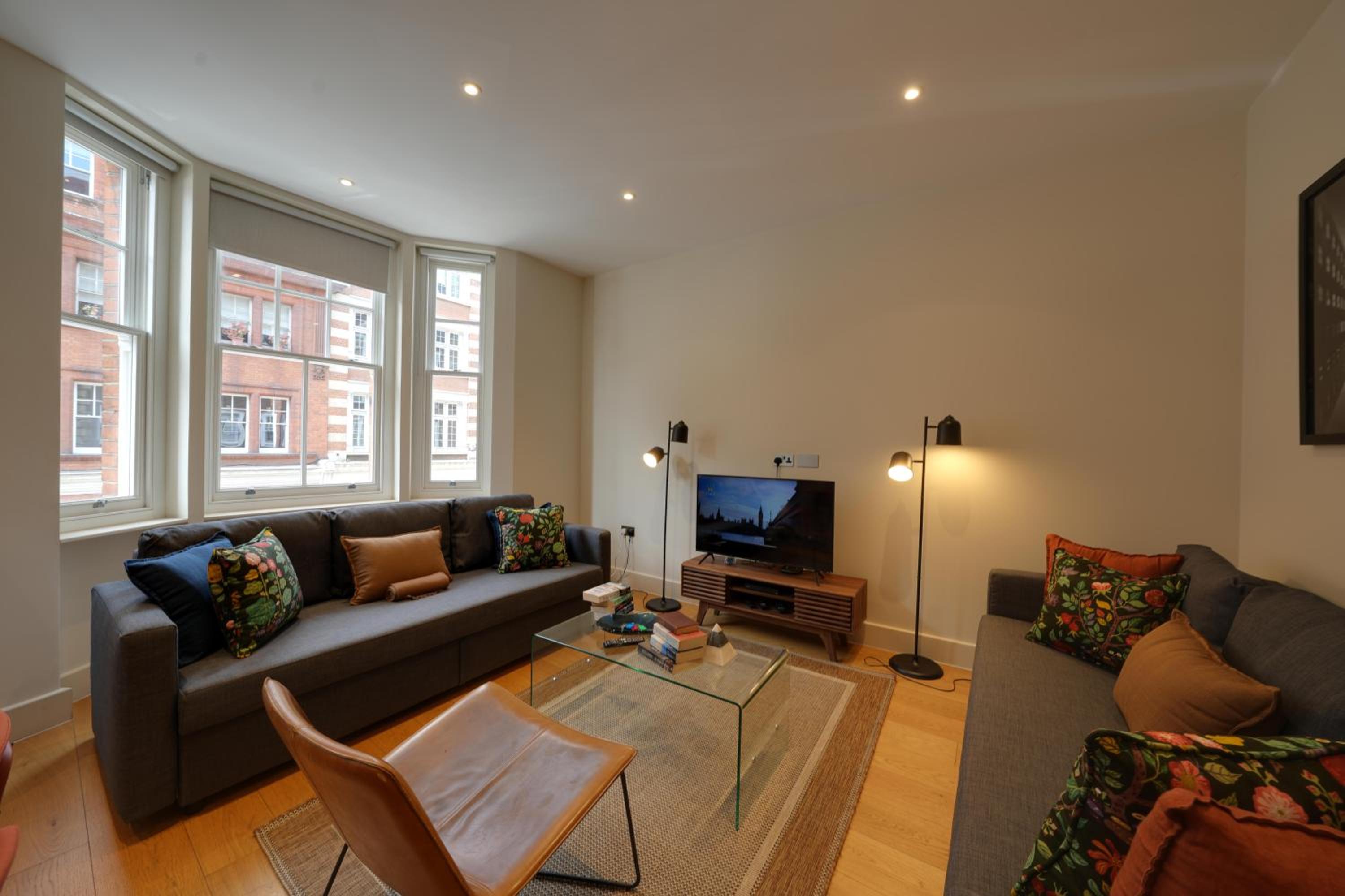 Fitzrovia Apartments 3BR Sleeps 18 Oxford