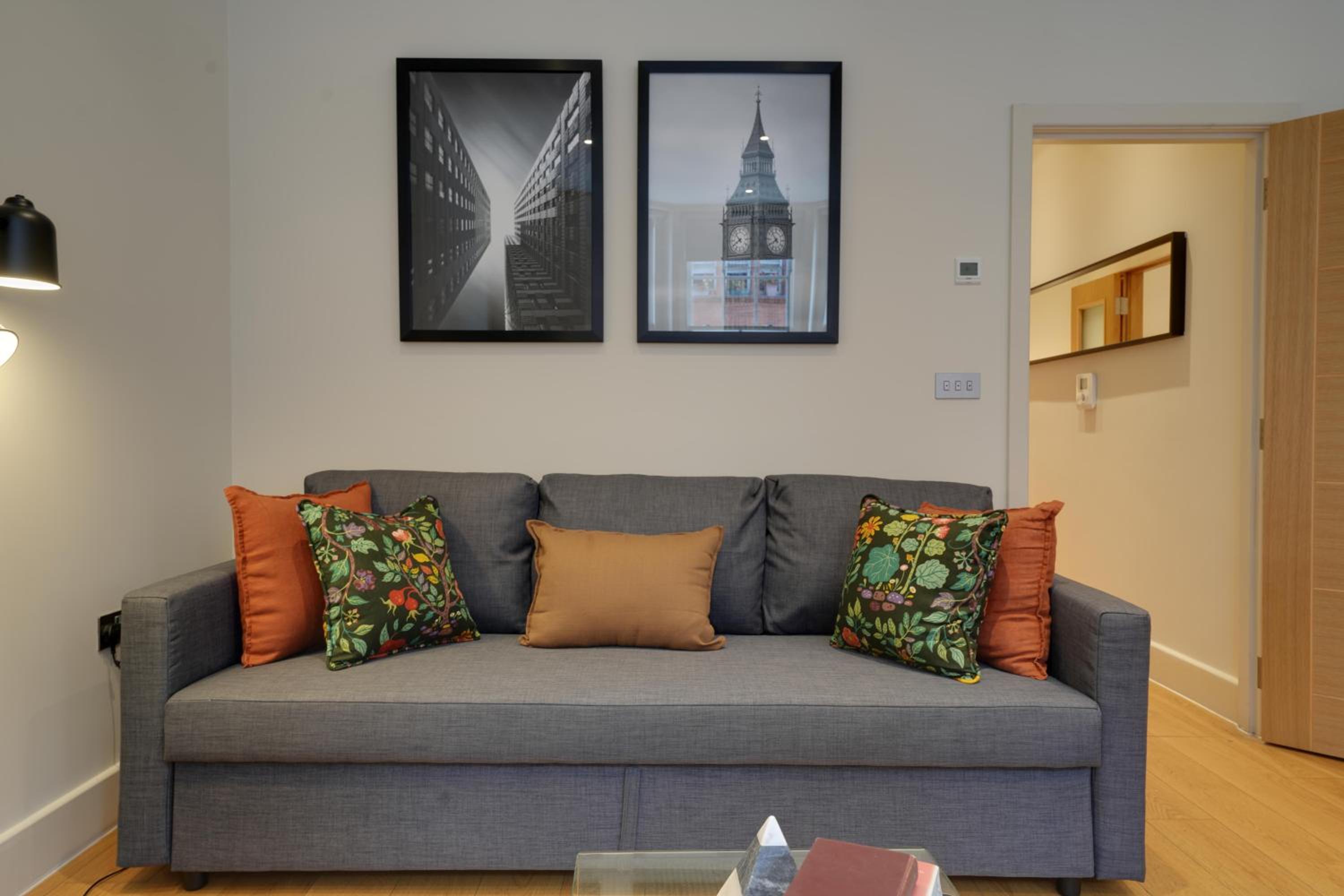 Fitzrovia Apartments 3BR Sleeps 18 Oxford