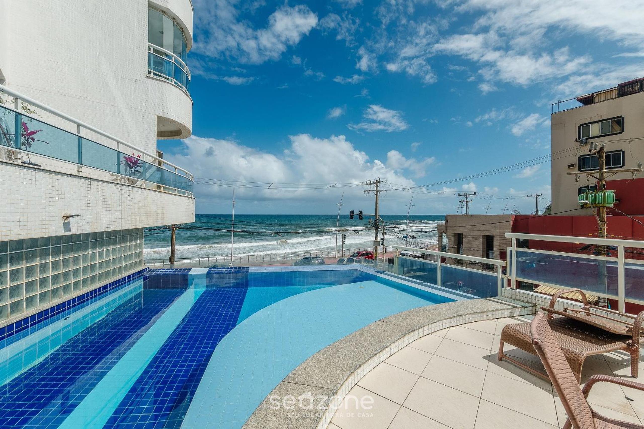 Apt w/ balcony & view, steps from the sea OPR0303
