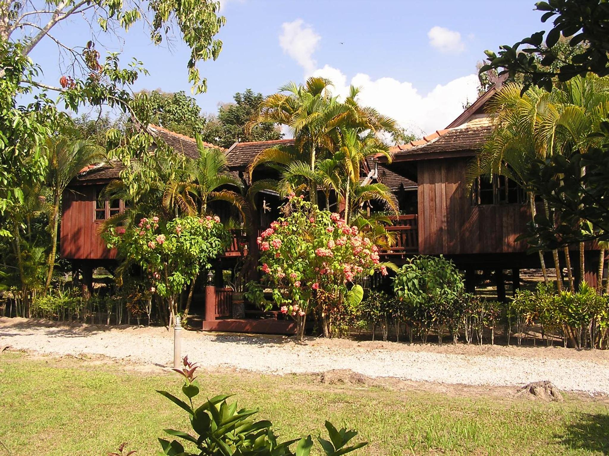 Khoom Kam Kaew