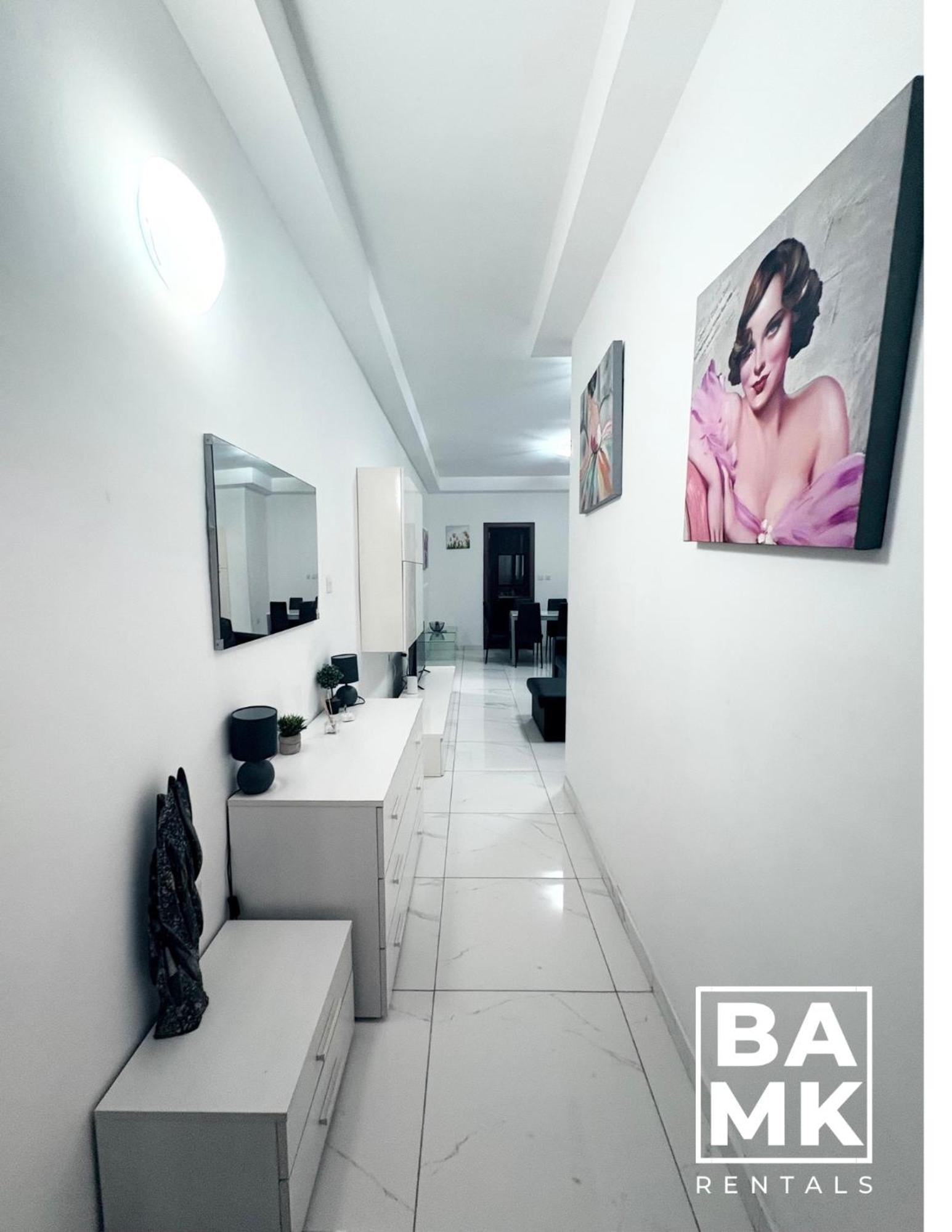 Sliema Modern 2 Bedroom Apartment 1 Minute from the Promenade