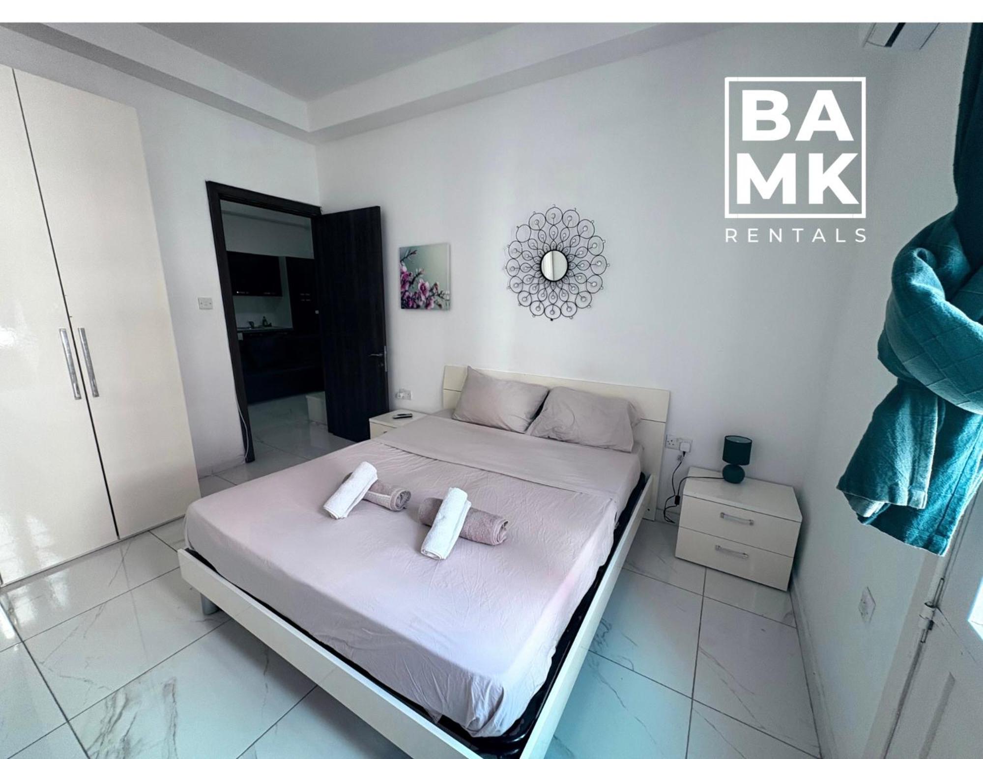 Sliema Modern 2 Bedroom Apartment 1 Minute from the Promenade