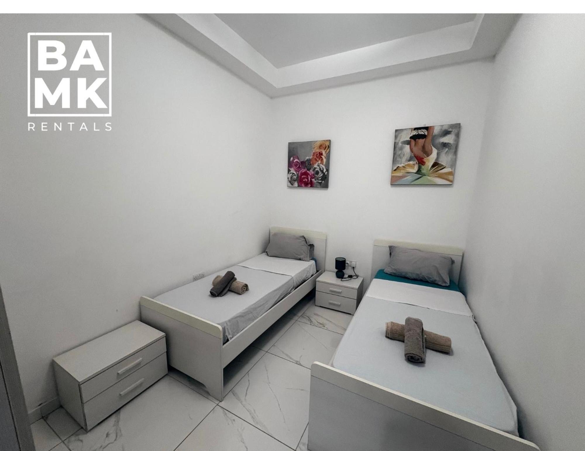 Sliema Modern 2 Bedroom Apartment 1 Minute from the Promenade