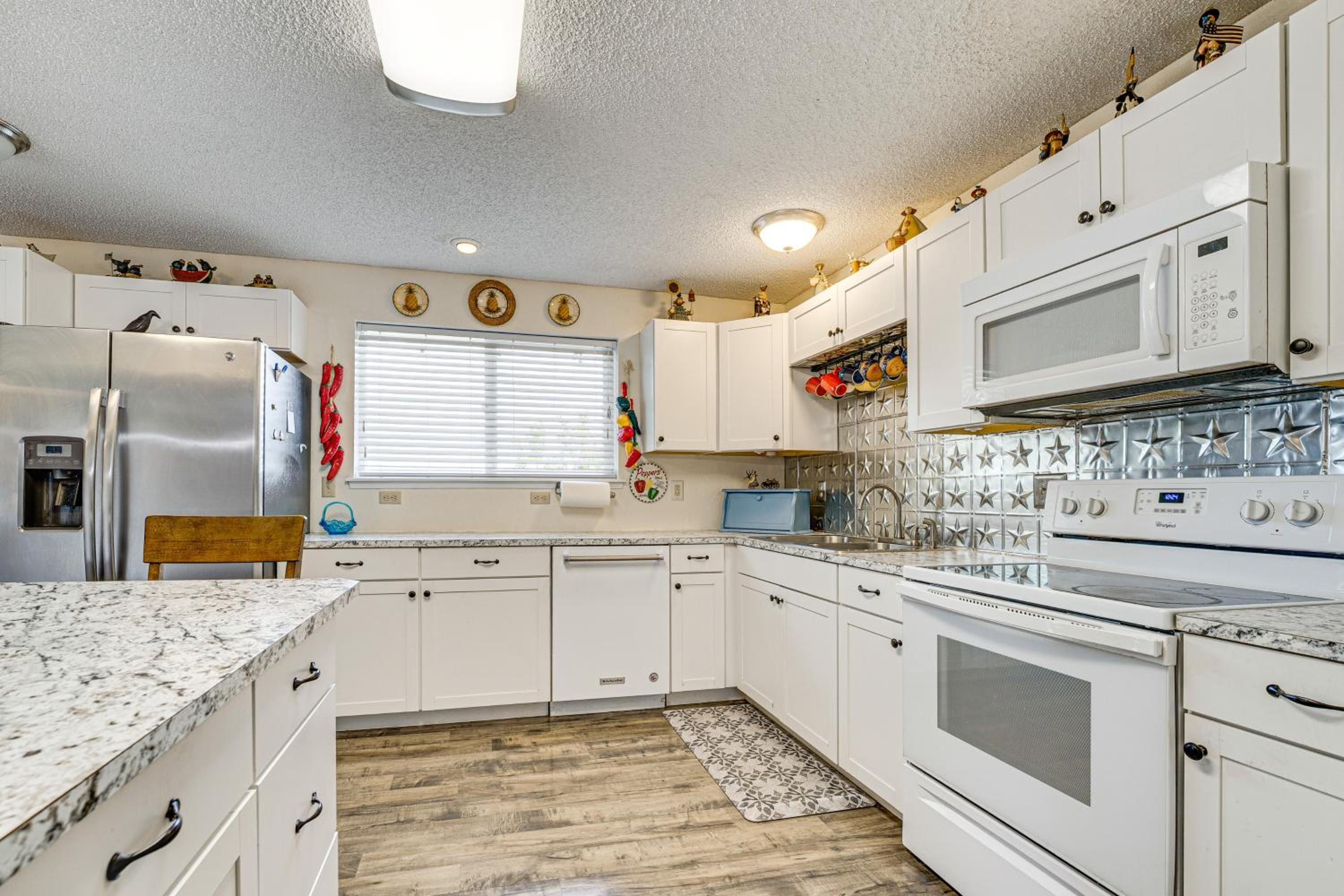 Hike and Explore Retreat with Scenic Views in Selah!