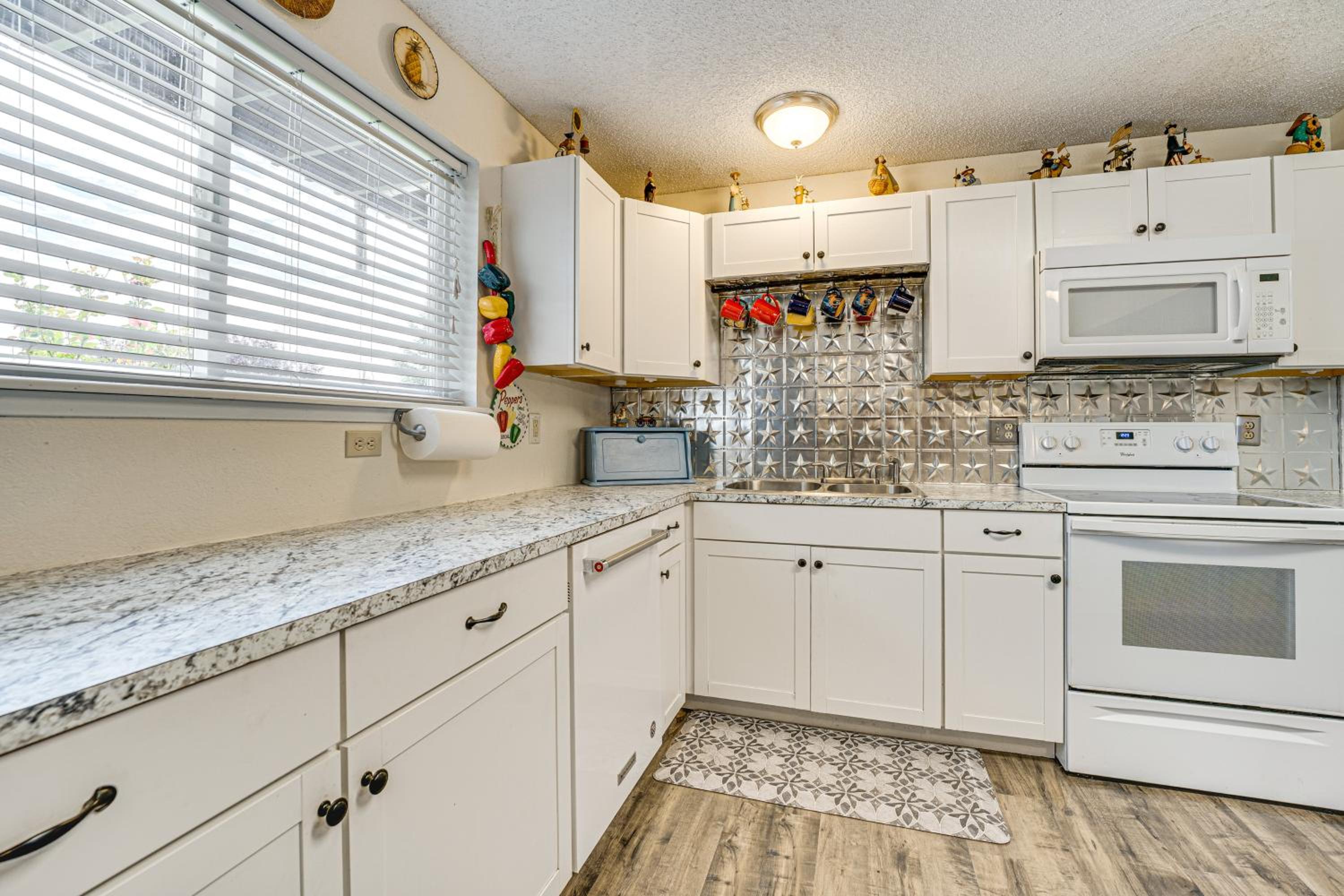 Hike and Explore Retreat with Scenic Views in Selah!
