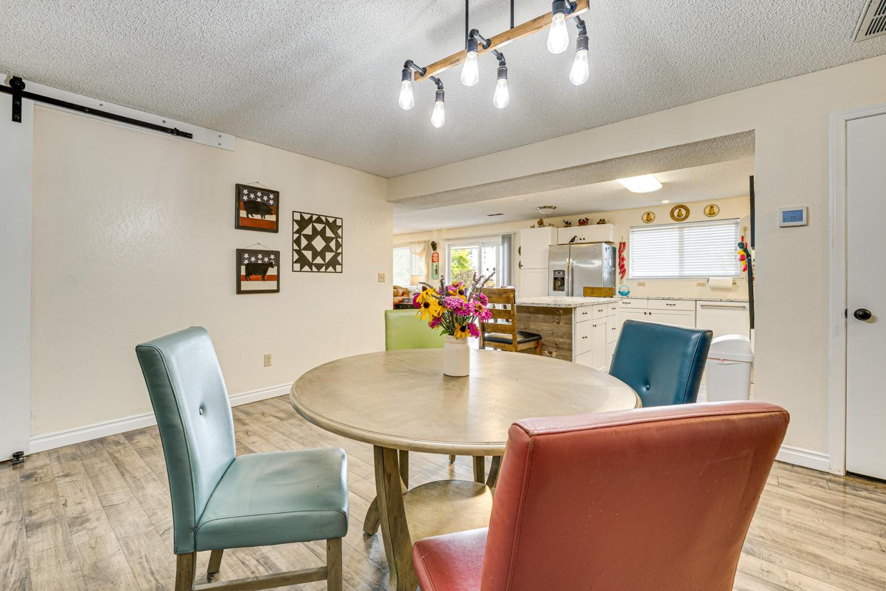 Hike and Explore Retreat with Scenic Views in Selah!