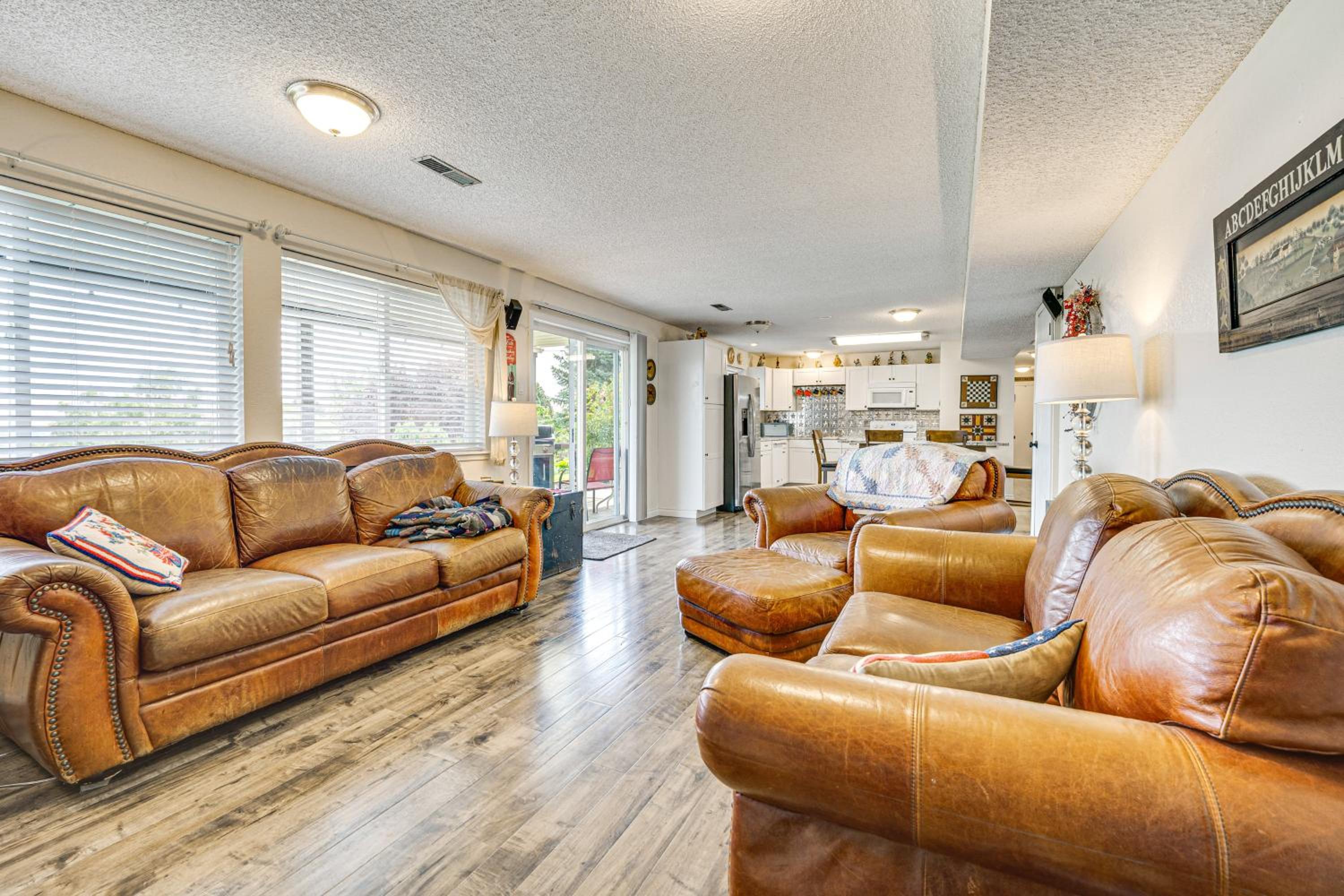 Hike and Explore Retreat with Scenic Views in Selah!