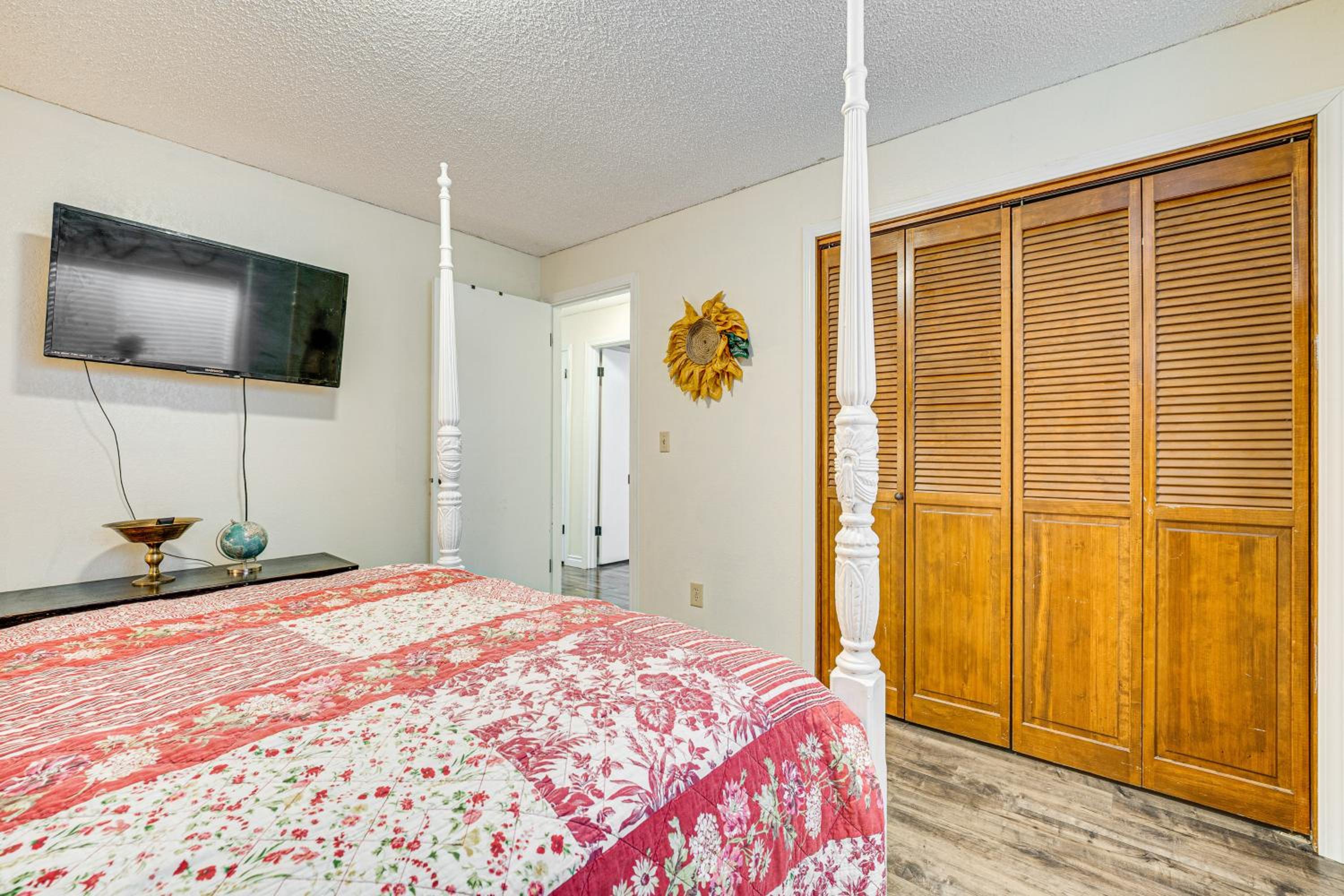 Hike and Explore Retreat with Scenic Views in Selah!