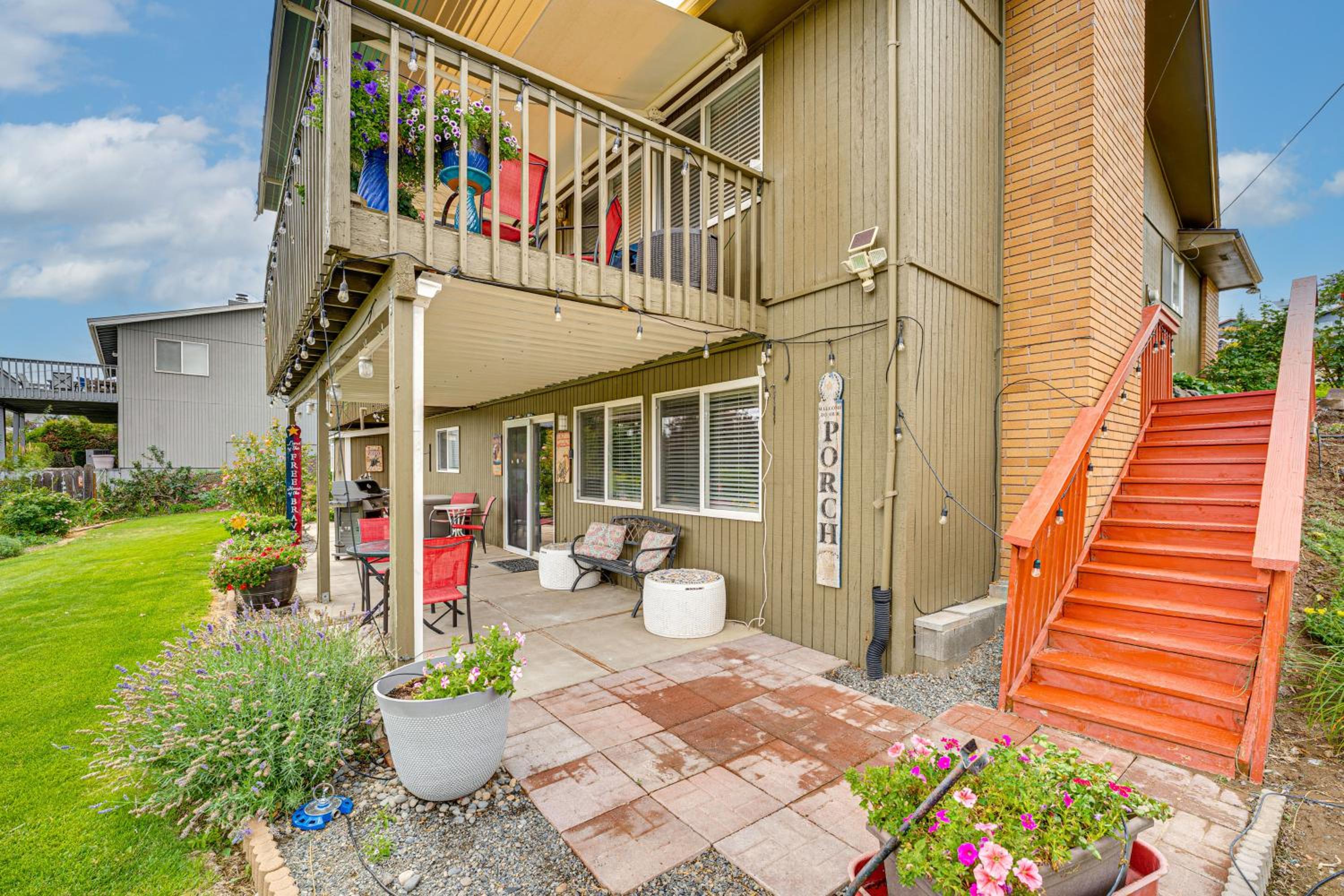 Hike and Explore Retreat with Scenic Views in Selah!