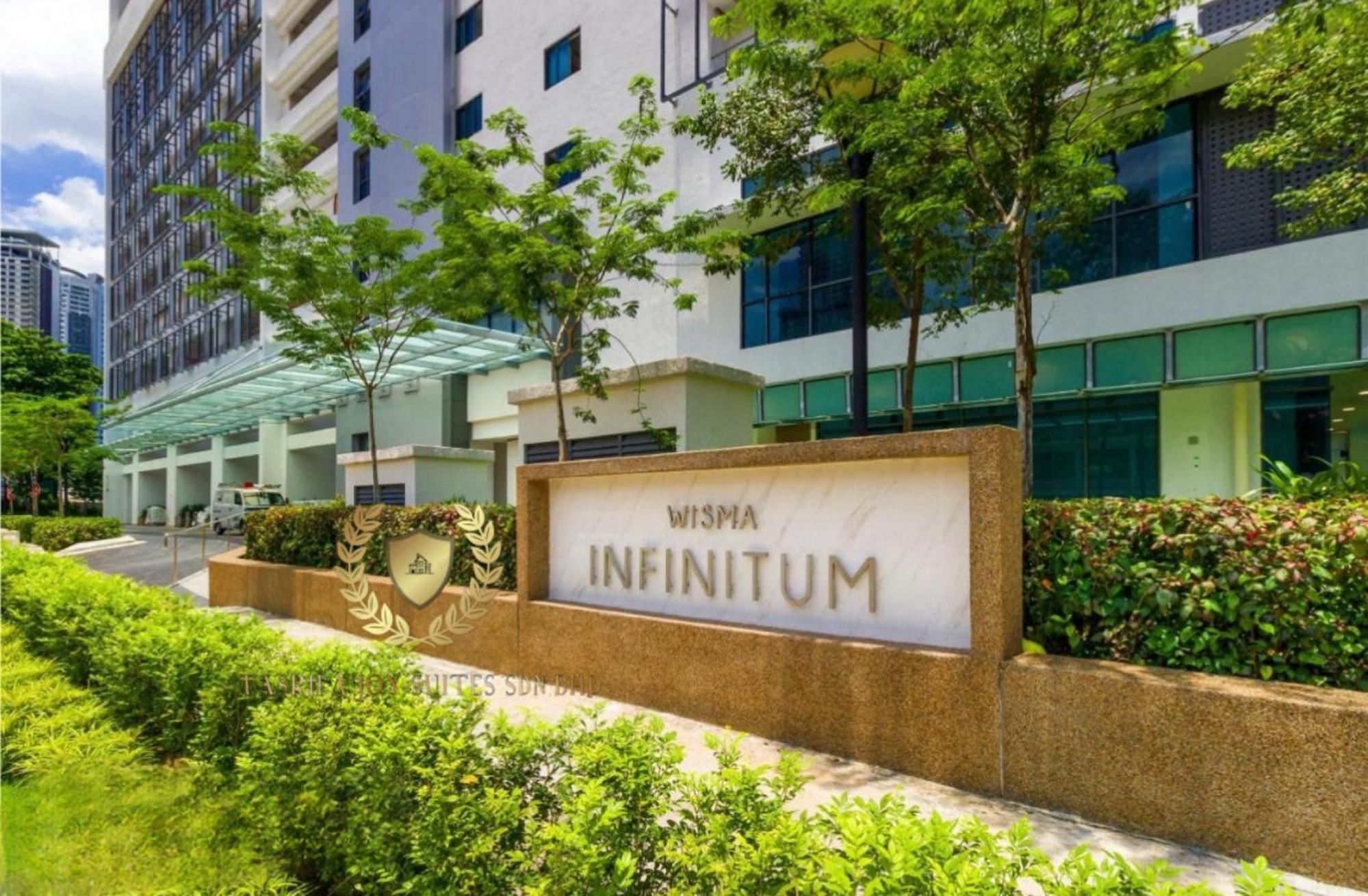 The Luxe Infinitum KLCC By Skyscrapers