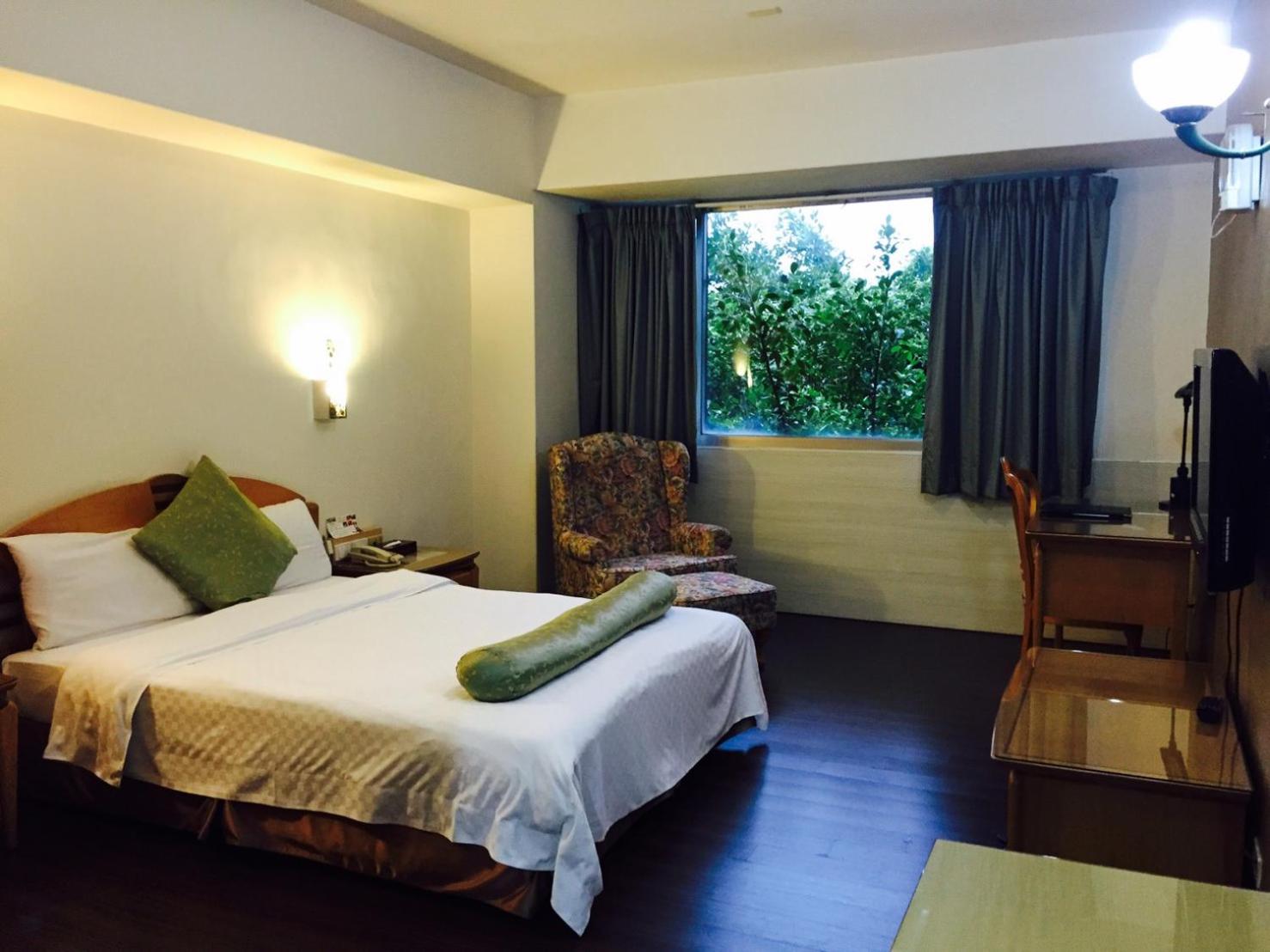 Berkeley Business Hotel Zhongzheng