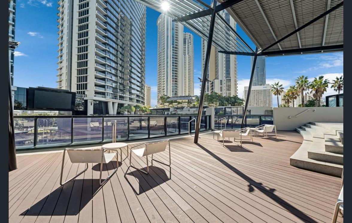 Mantra Circle on Cavill High Floor Spa Luxury