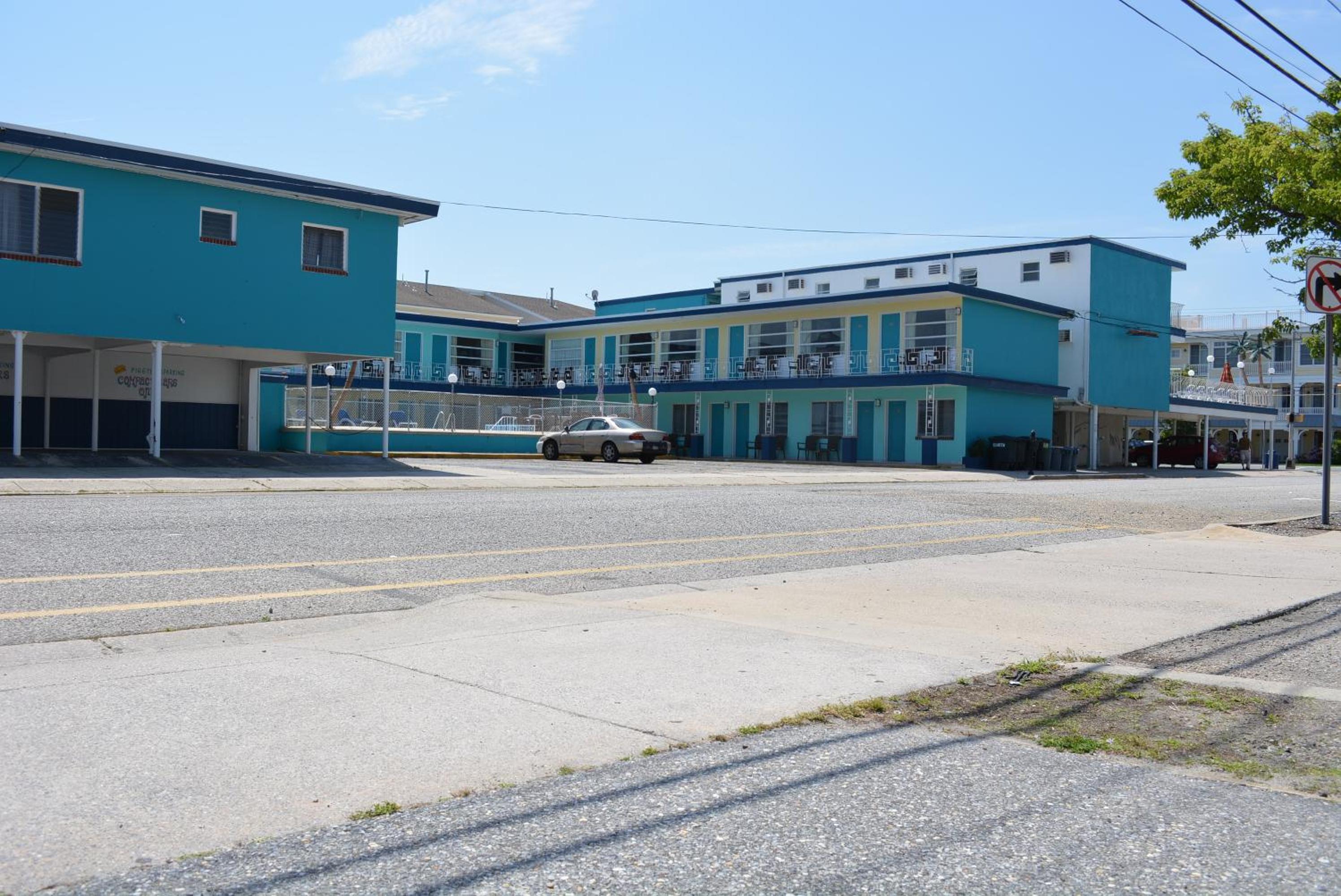 Royal Court Motel