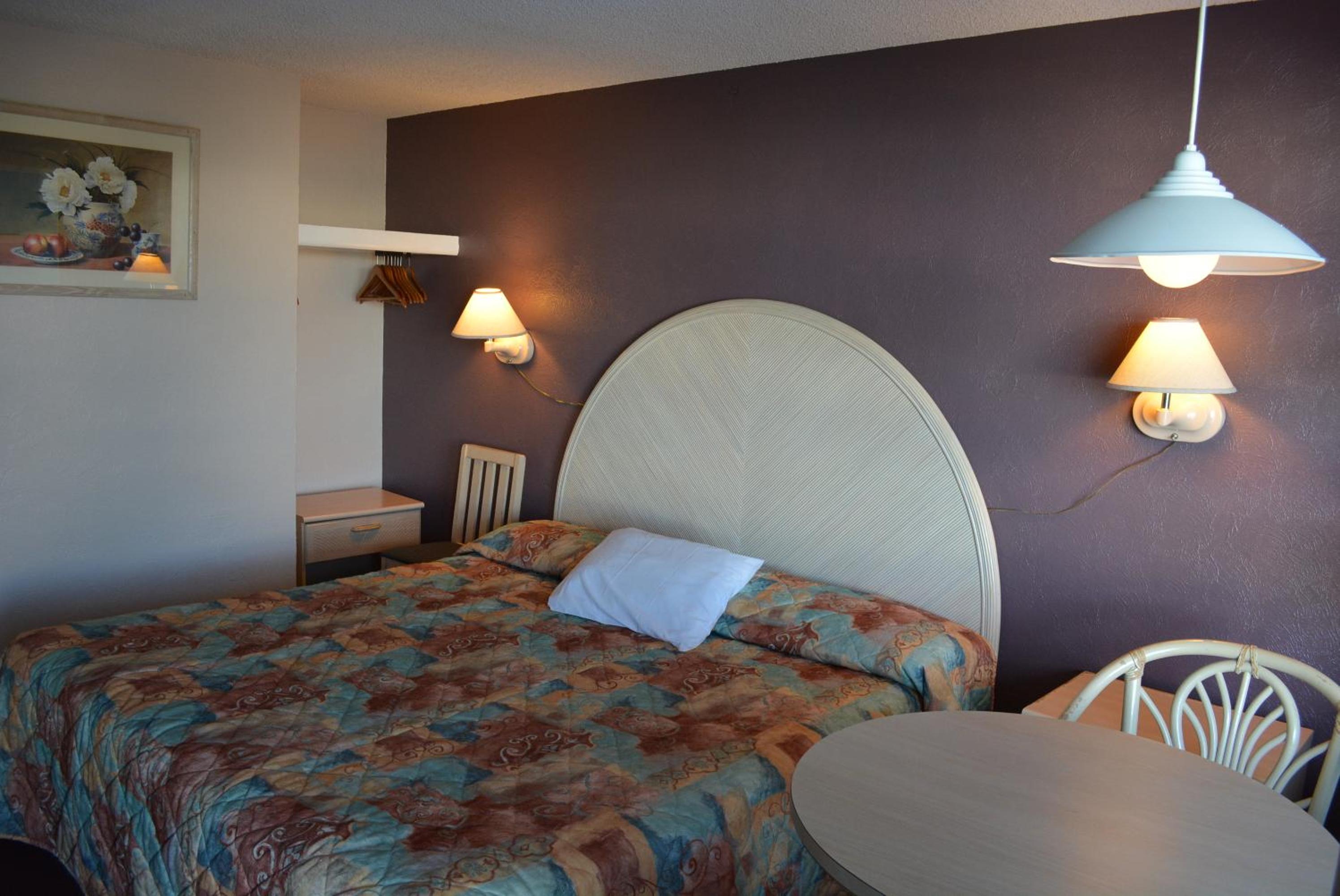 Royal Court Motel