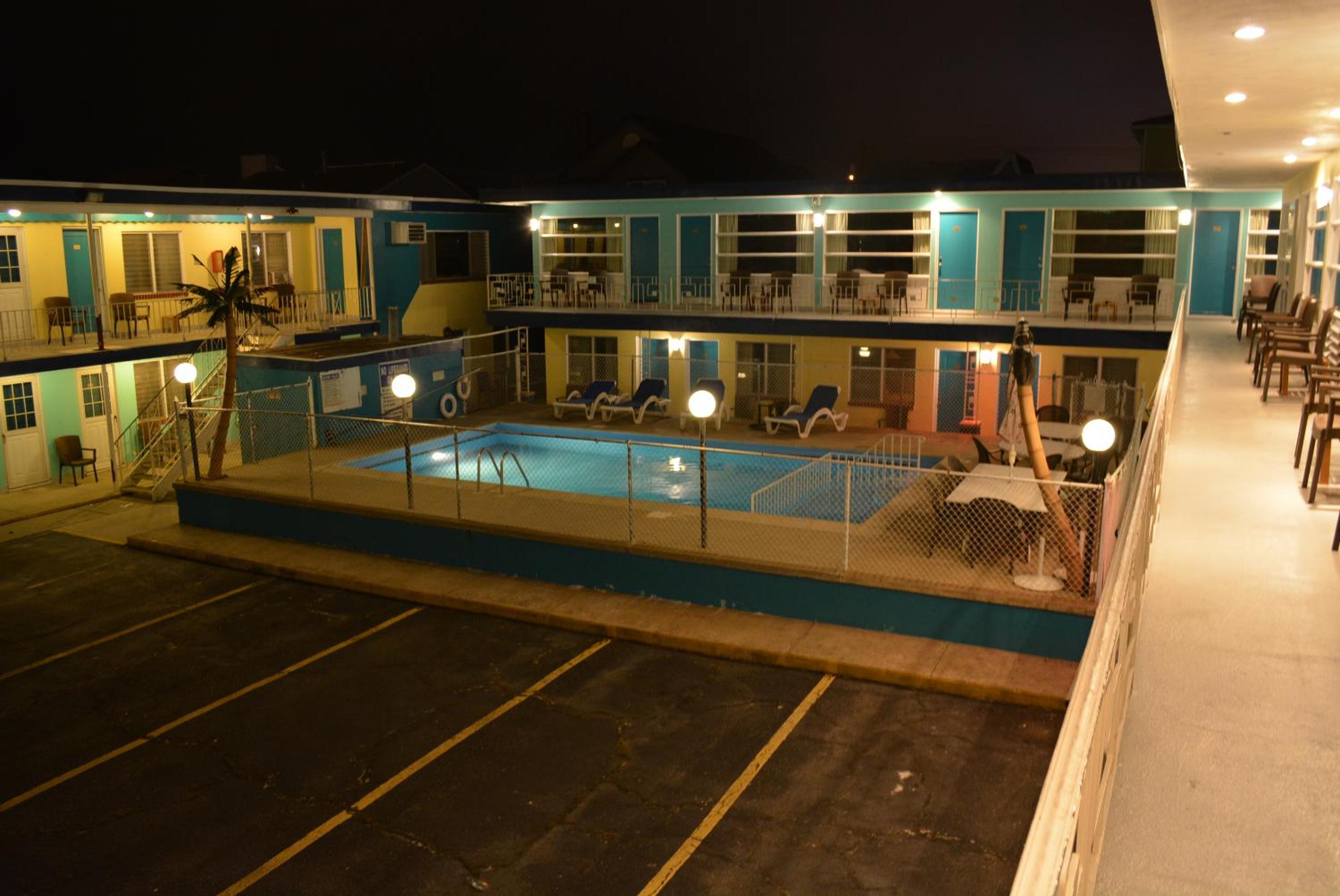 Royal Court Motel