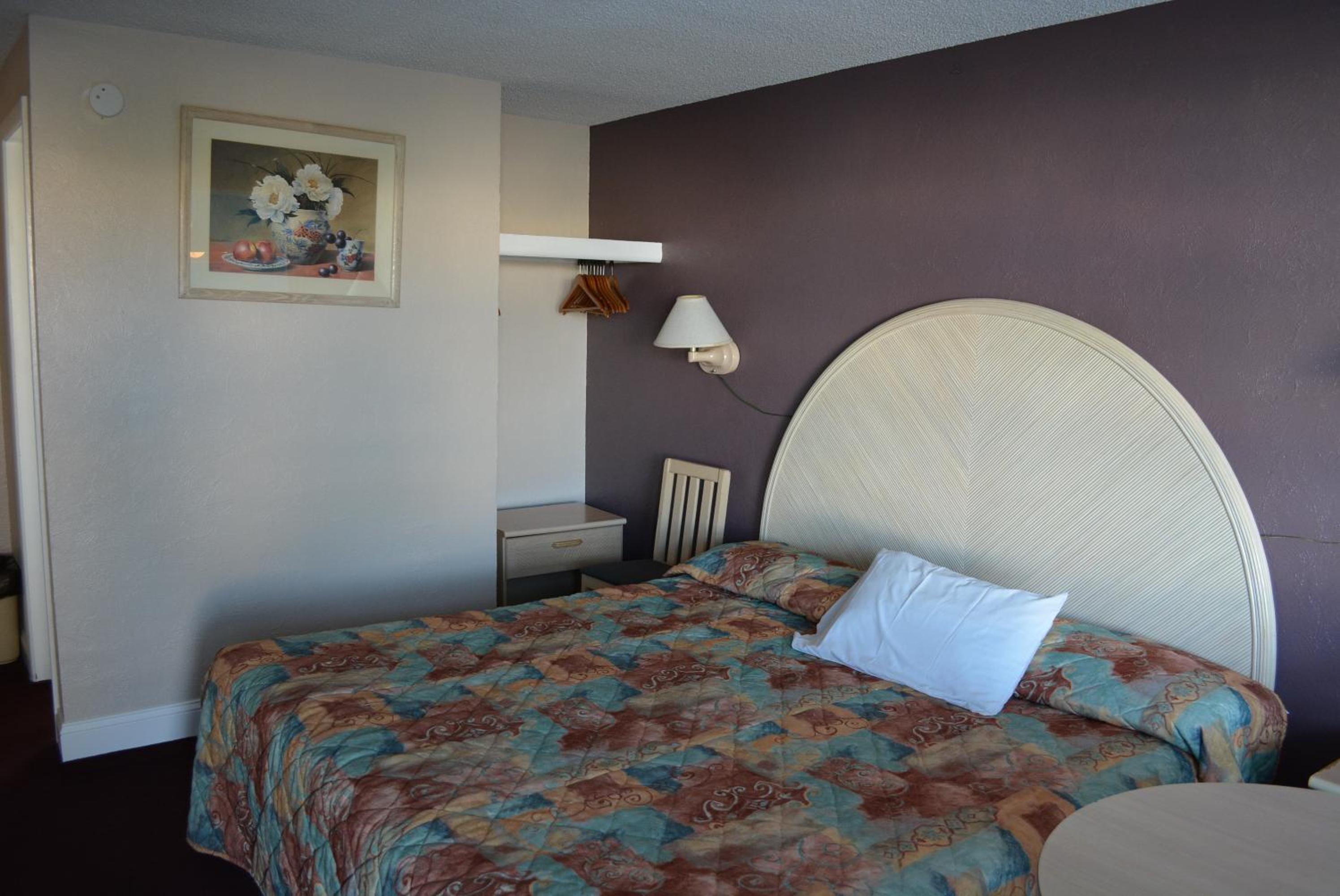 Royal Court Motel