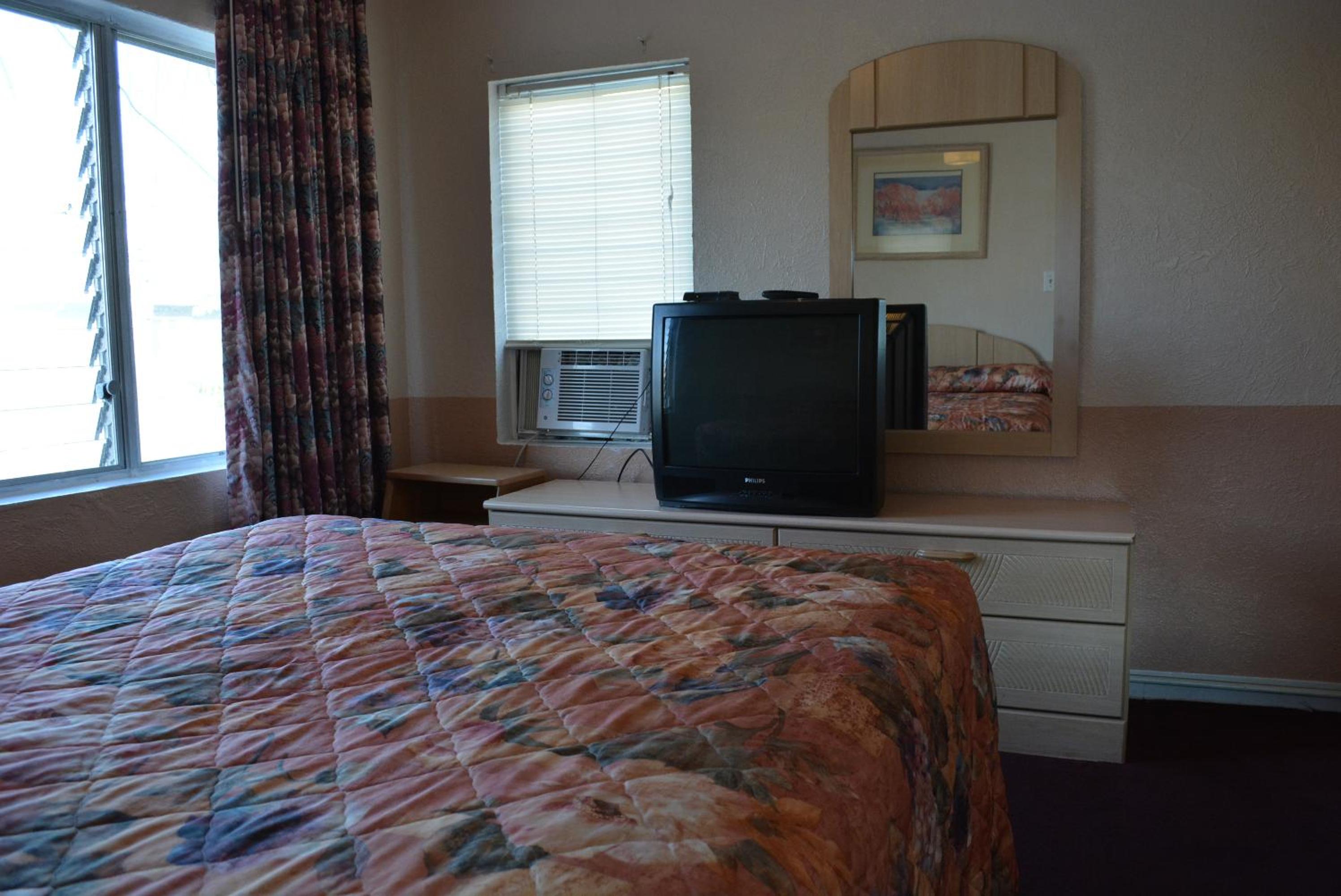Royal Court Motel