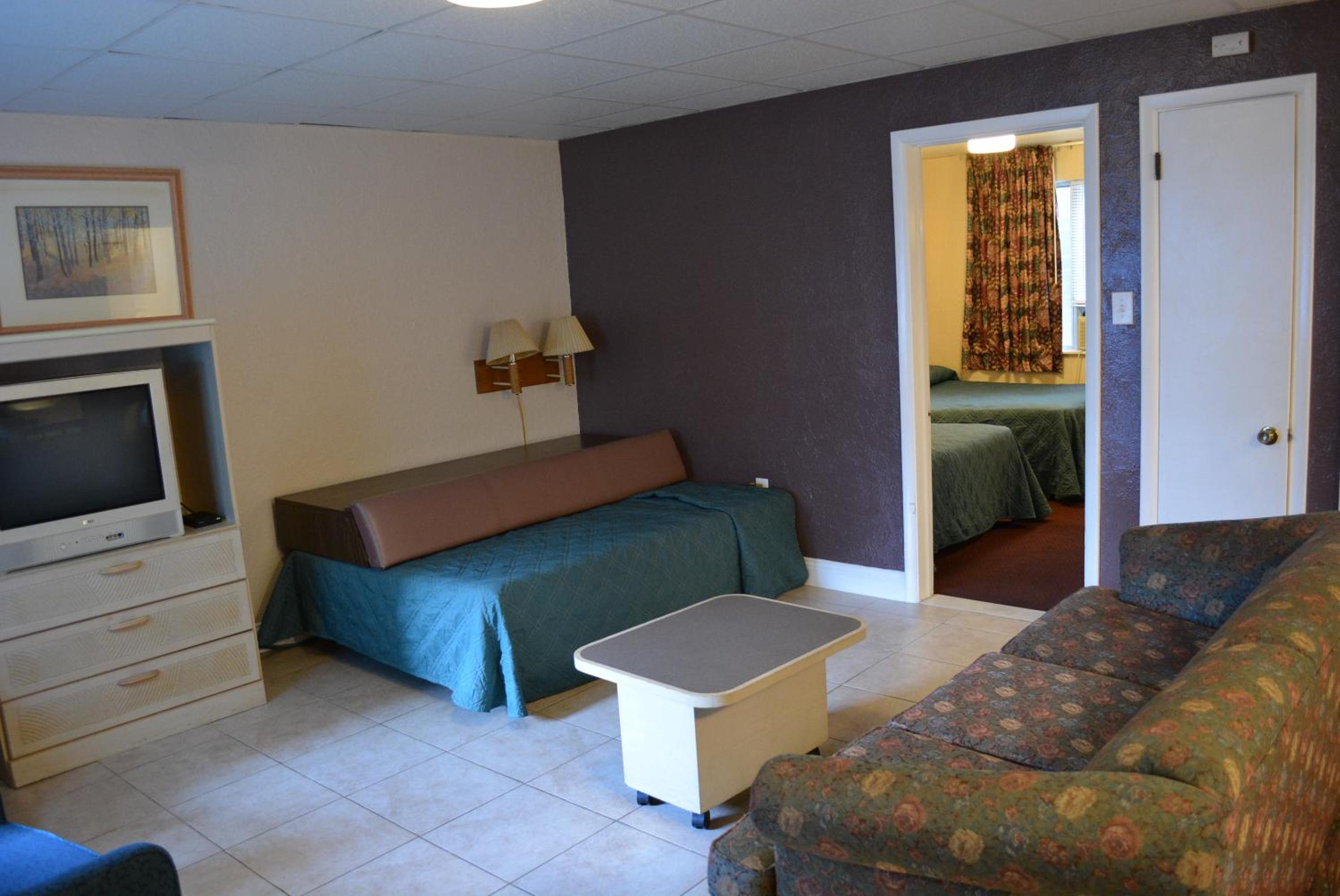 Royal Court Motel