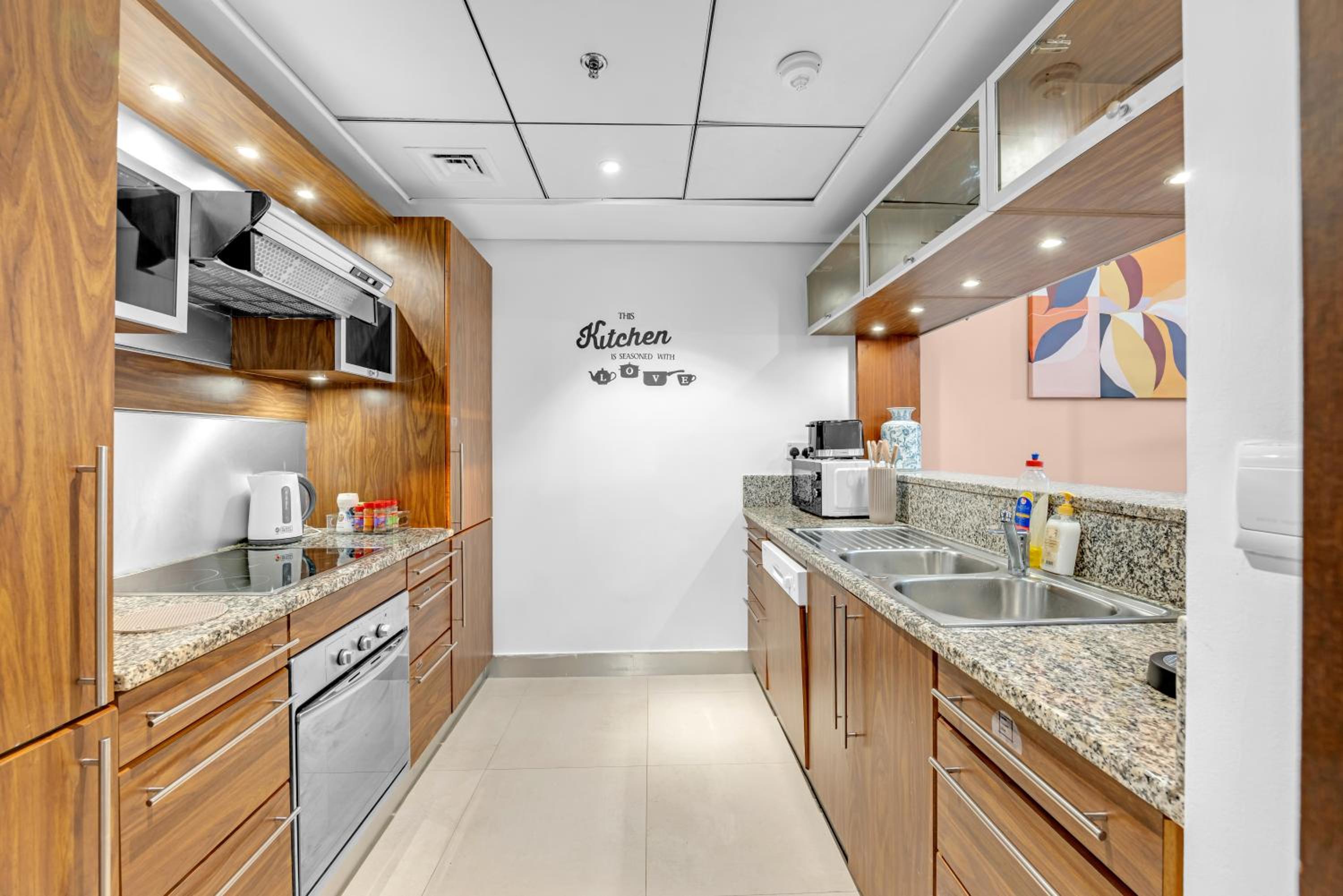 Exceptional Marina View & Location- Large & Bright 1BDR Apartment- 3mn to JBR, Tram & Beach- up to 5