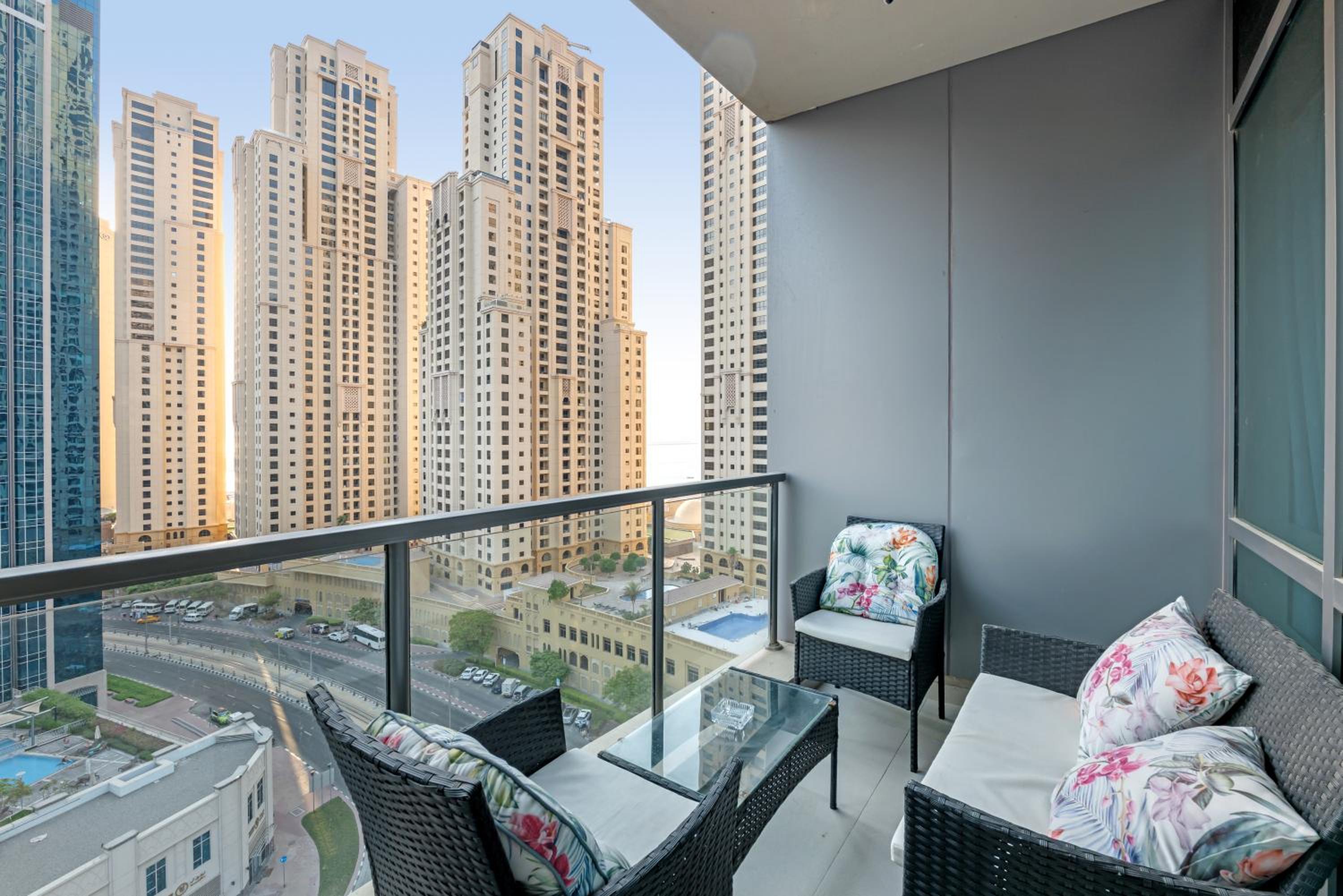 Exceptional Marina View & Location- Large & Bright 1BDR Apartment- 3mn to JBR, Tram & Beach- up to 5