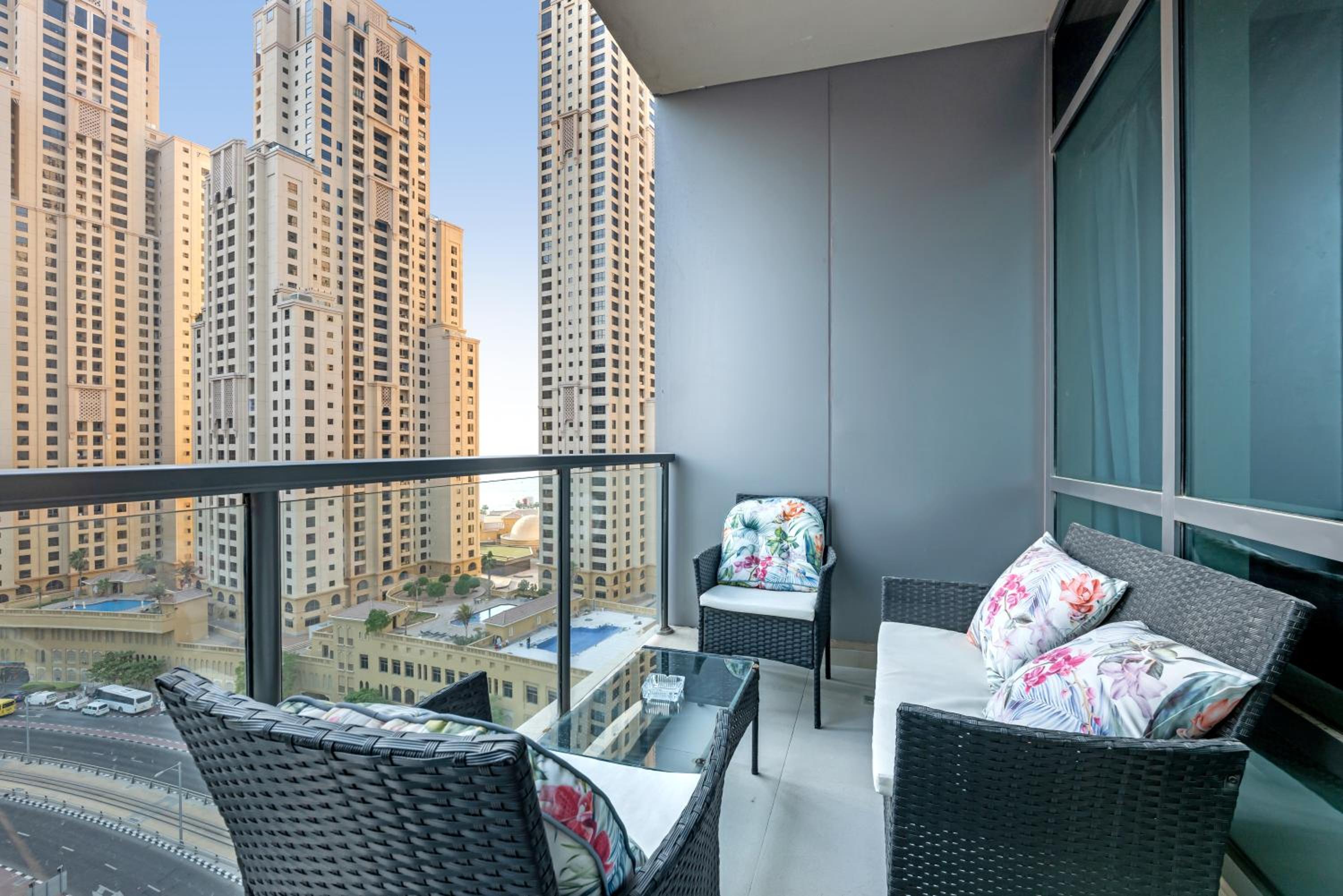 Exceptional Marina View & Location- Large & Bright 1BDR Apartment- 3mn to JBR, Tram & Beach- up to 5
