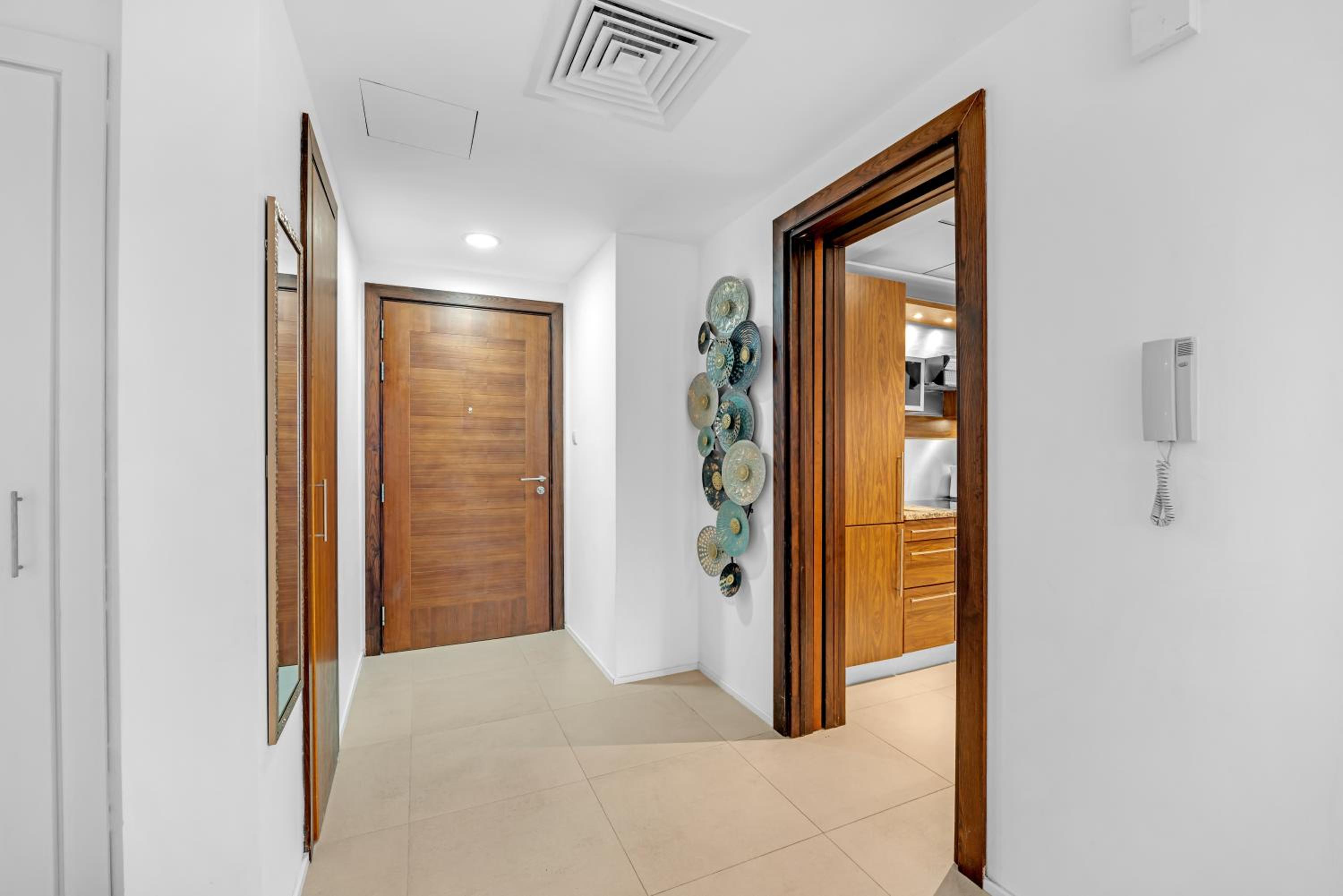 Exceptional Marina View & Location- Large & Bright 1BDR Apartment- 3mn to JBR, Tram & Beach- up to 5