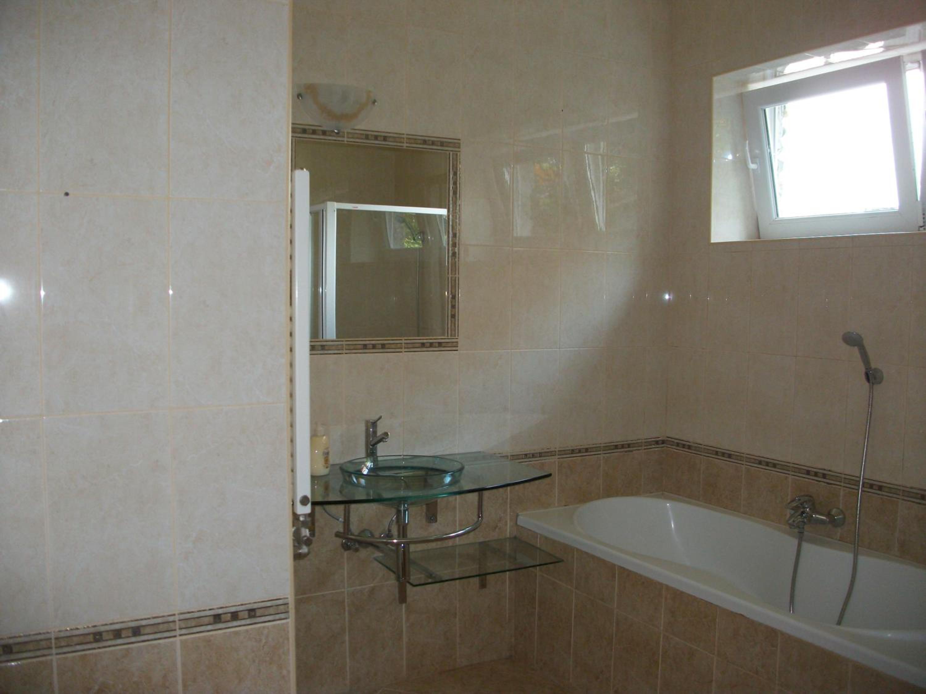 Photo 51