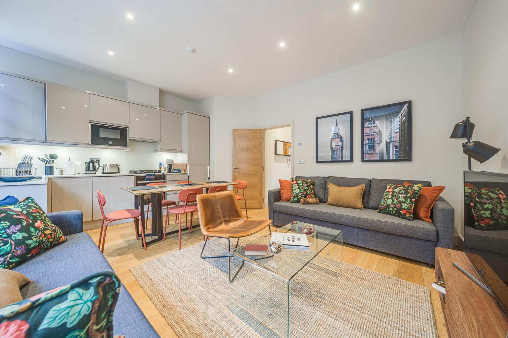 Fitzrovia Apartments 3BR Sleeps 18 Oxford