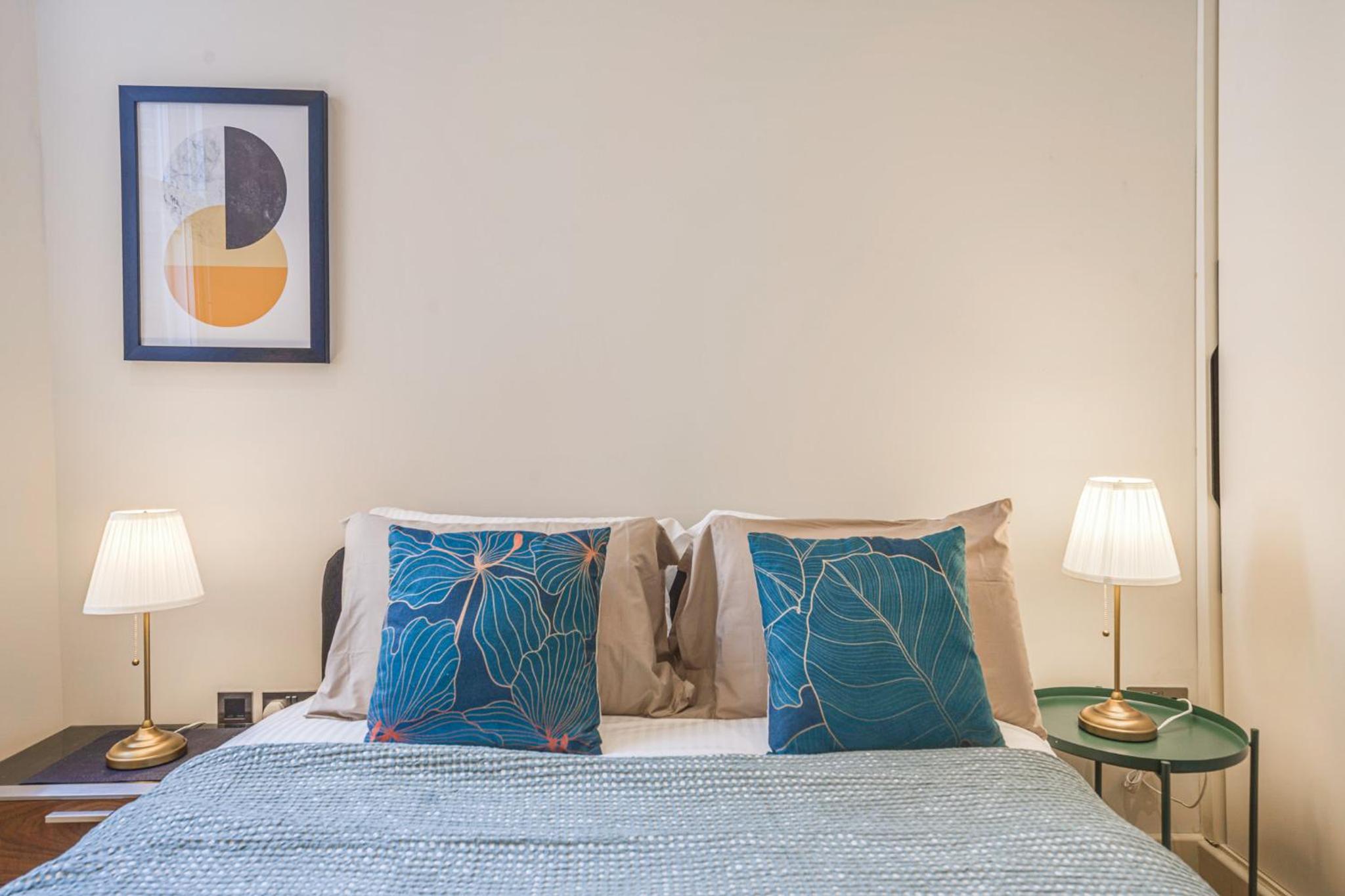 Fitzrovia Apartments 3BR Sleeps 18 Oxford