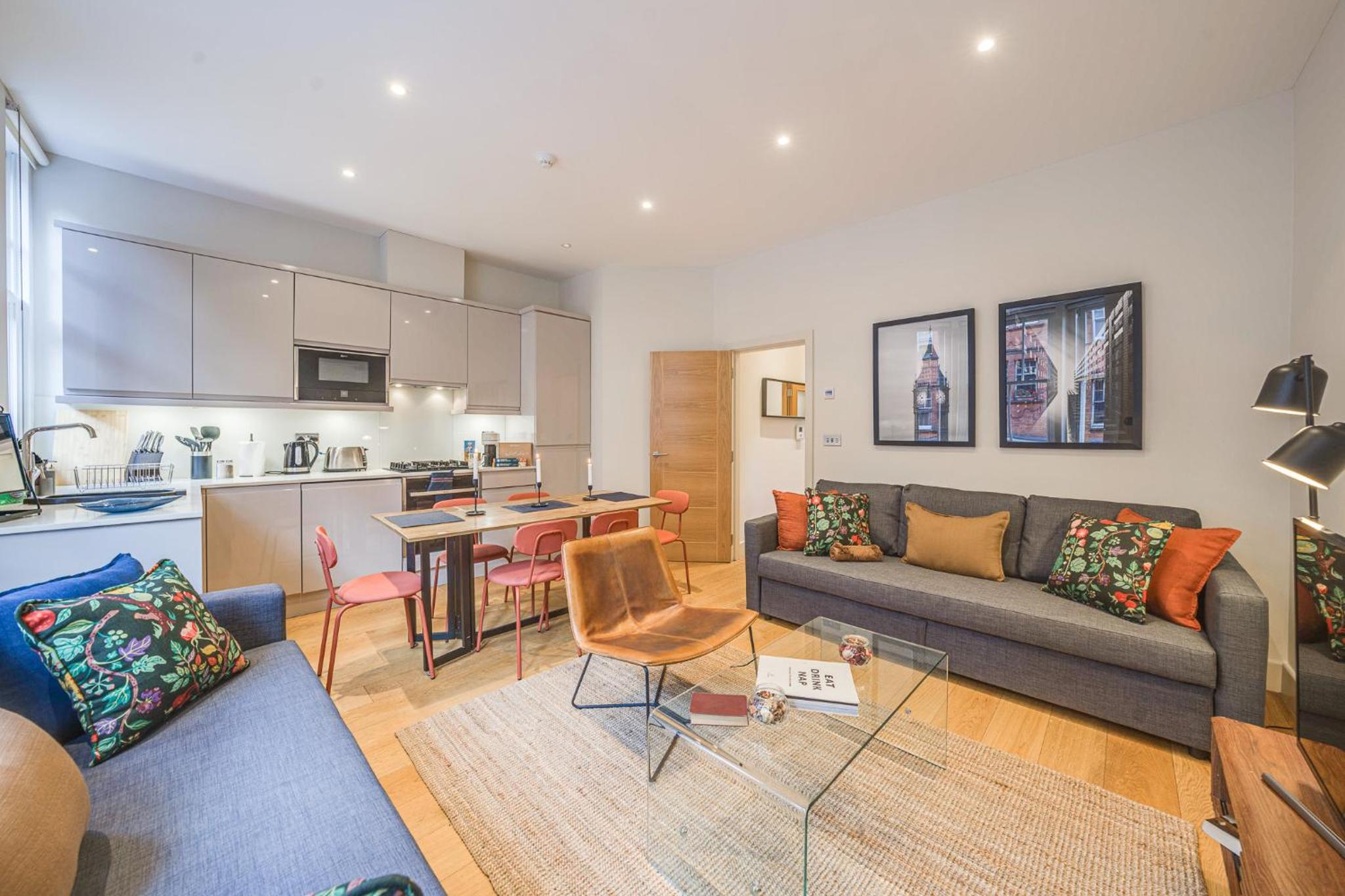 Fitzrovia Apartments 3BR Sleeps 18 Oxford