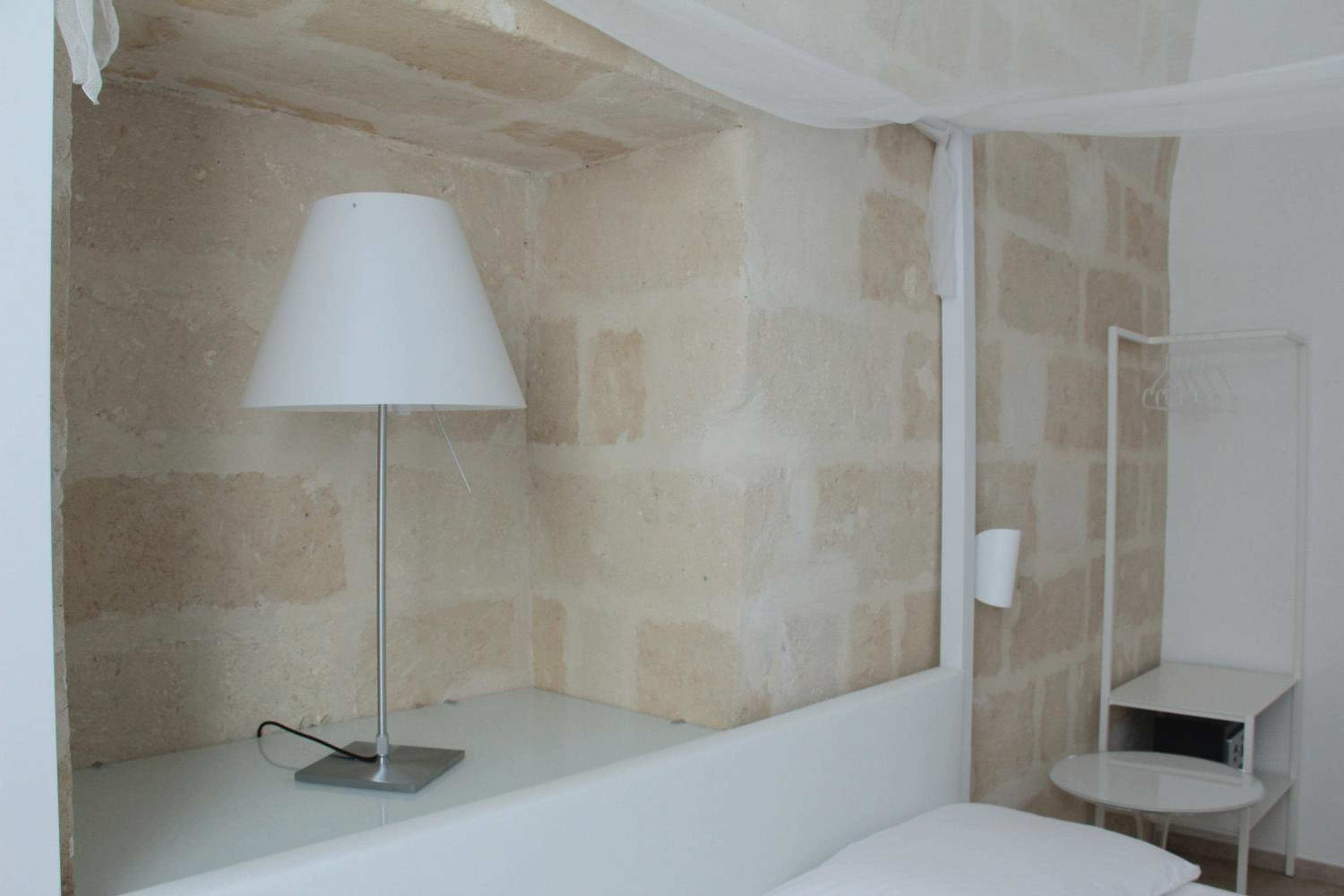 Lamia Room Rentals